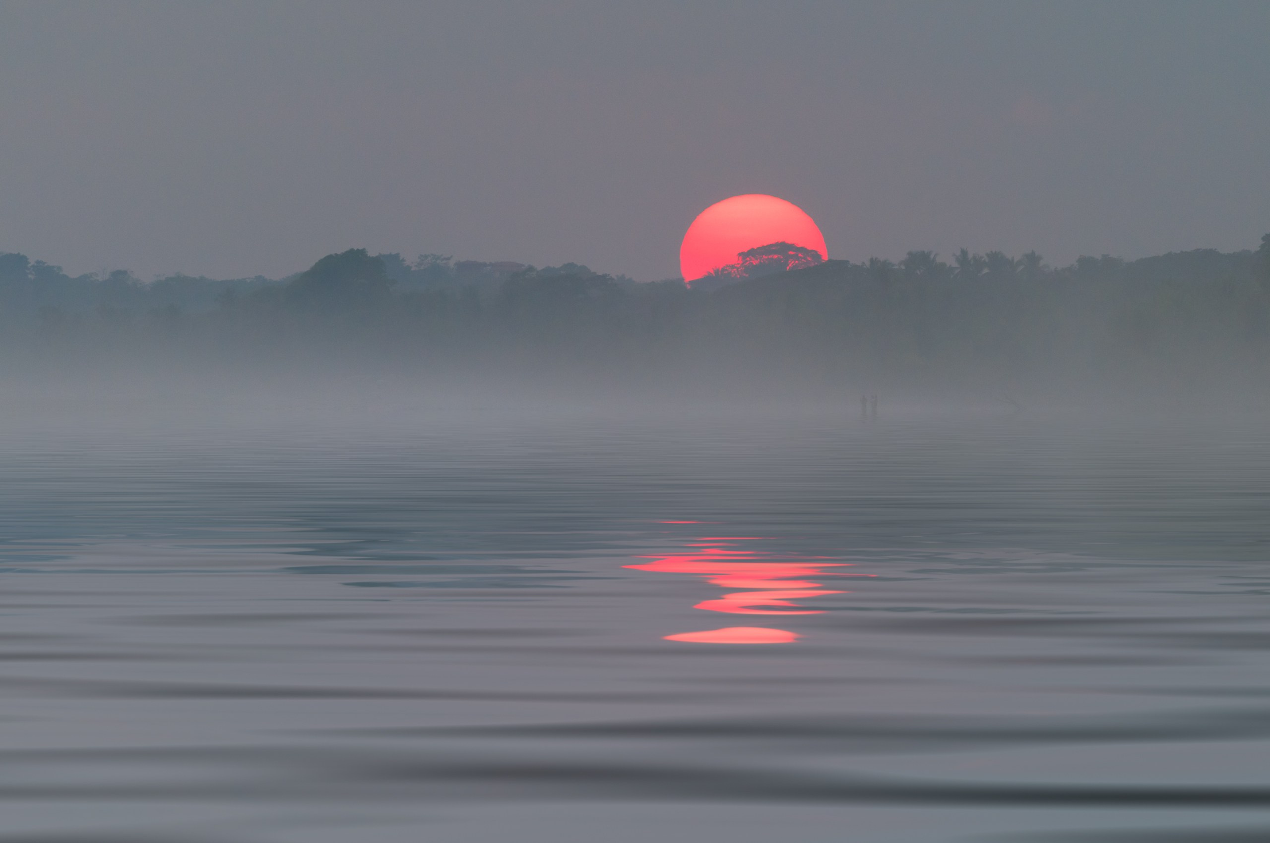 Отражение в воде. Авторские стильные фотокартины