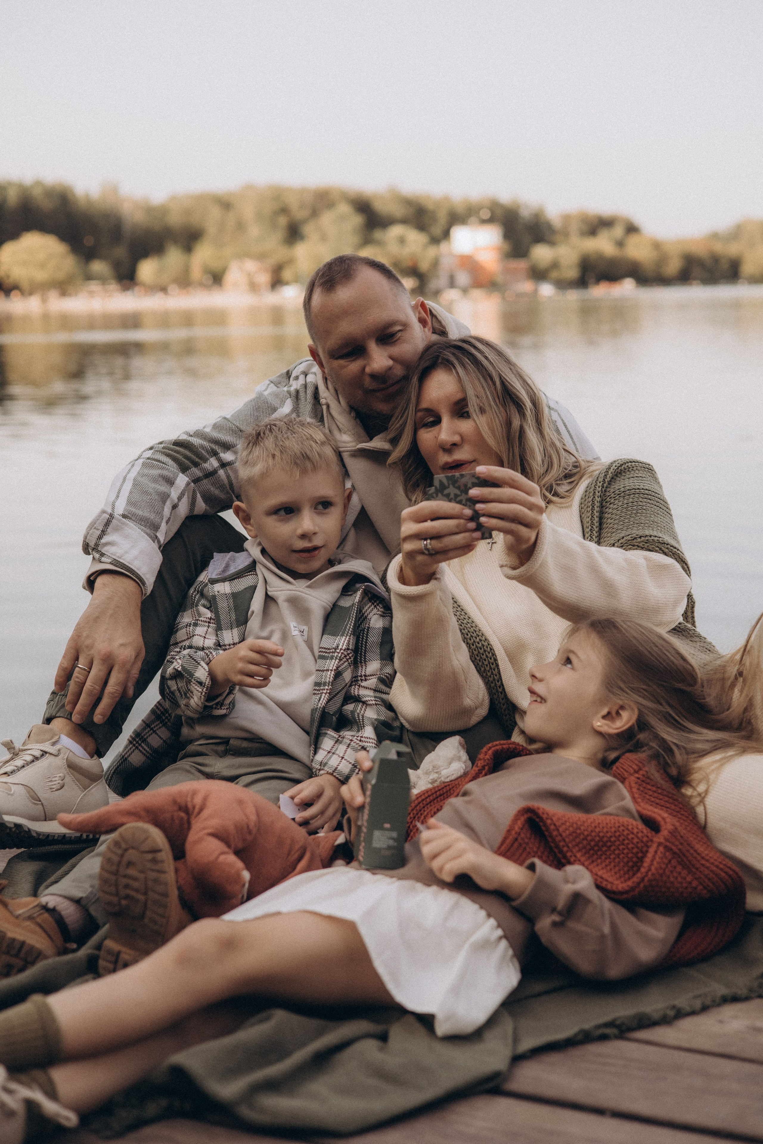 Семейная прогулка осенью. Семейный фотограф в Москве Аникина Наталья