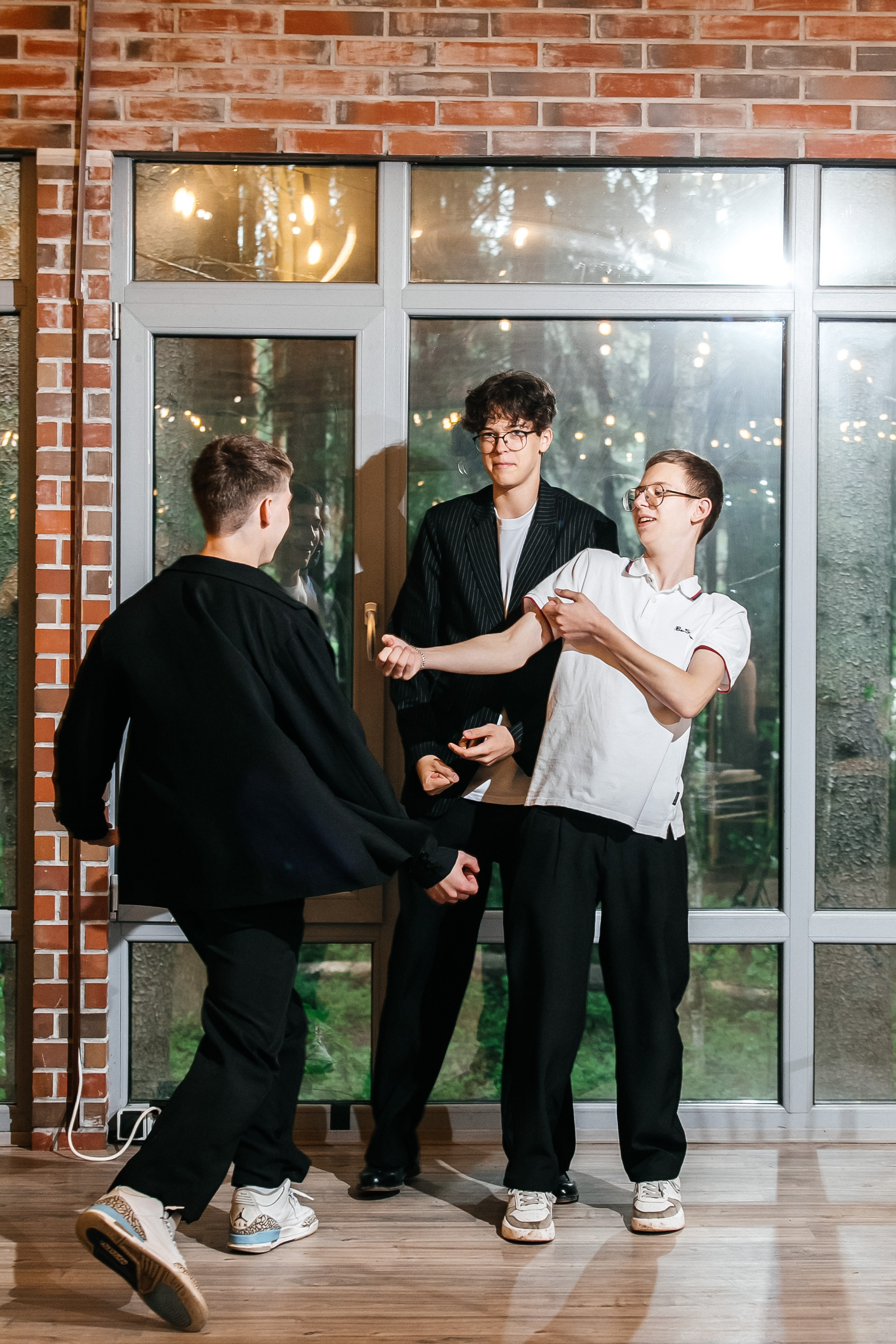 Выпускной 9 класс. Фотограф в Санкт-Петербурге Виктория Безверхая