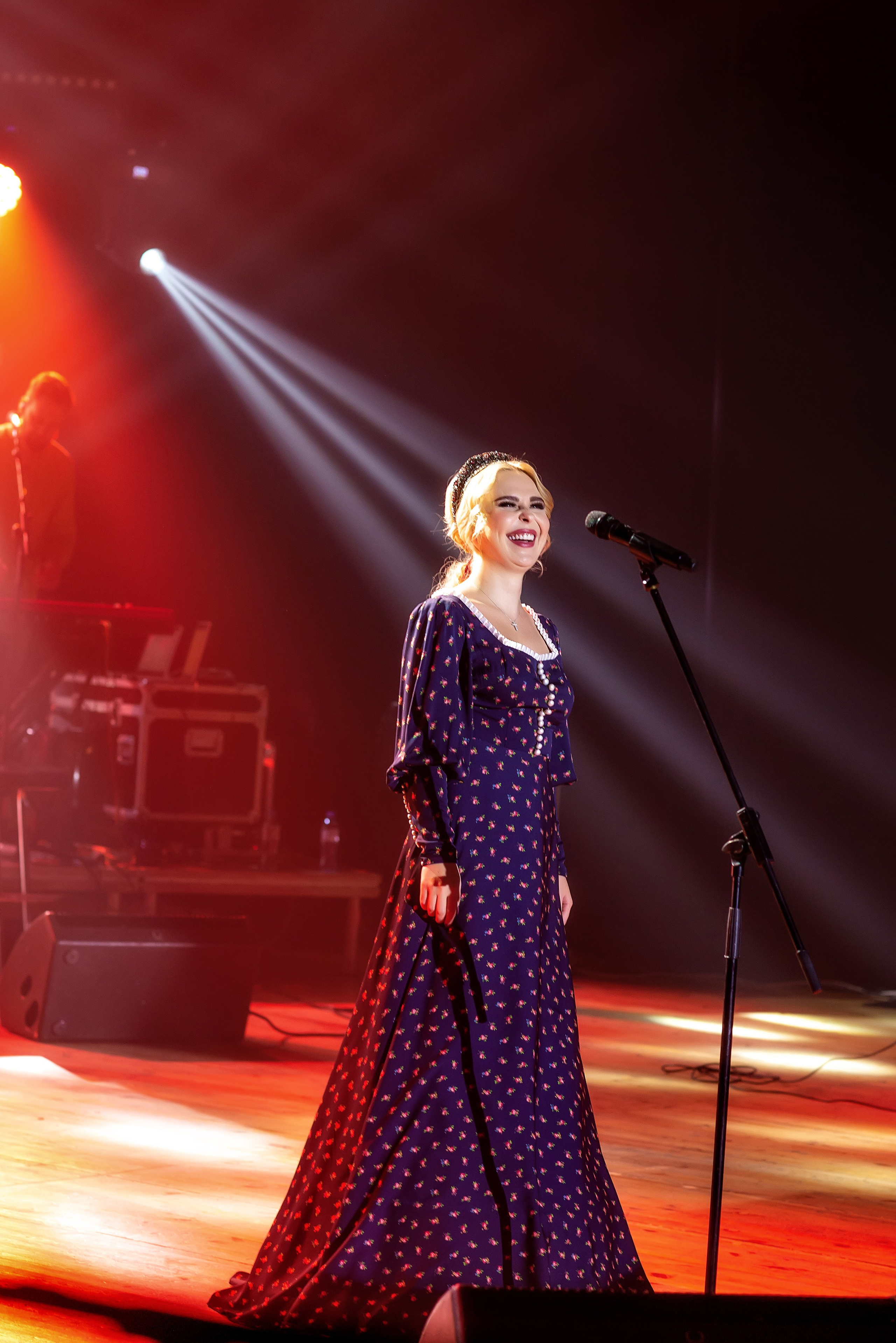 Концерт Пелагеи. Школьный, фэшн фотограф в Тюмени и в России Ирина Королева