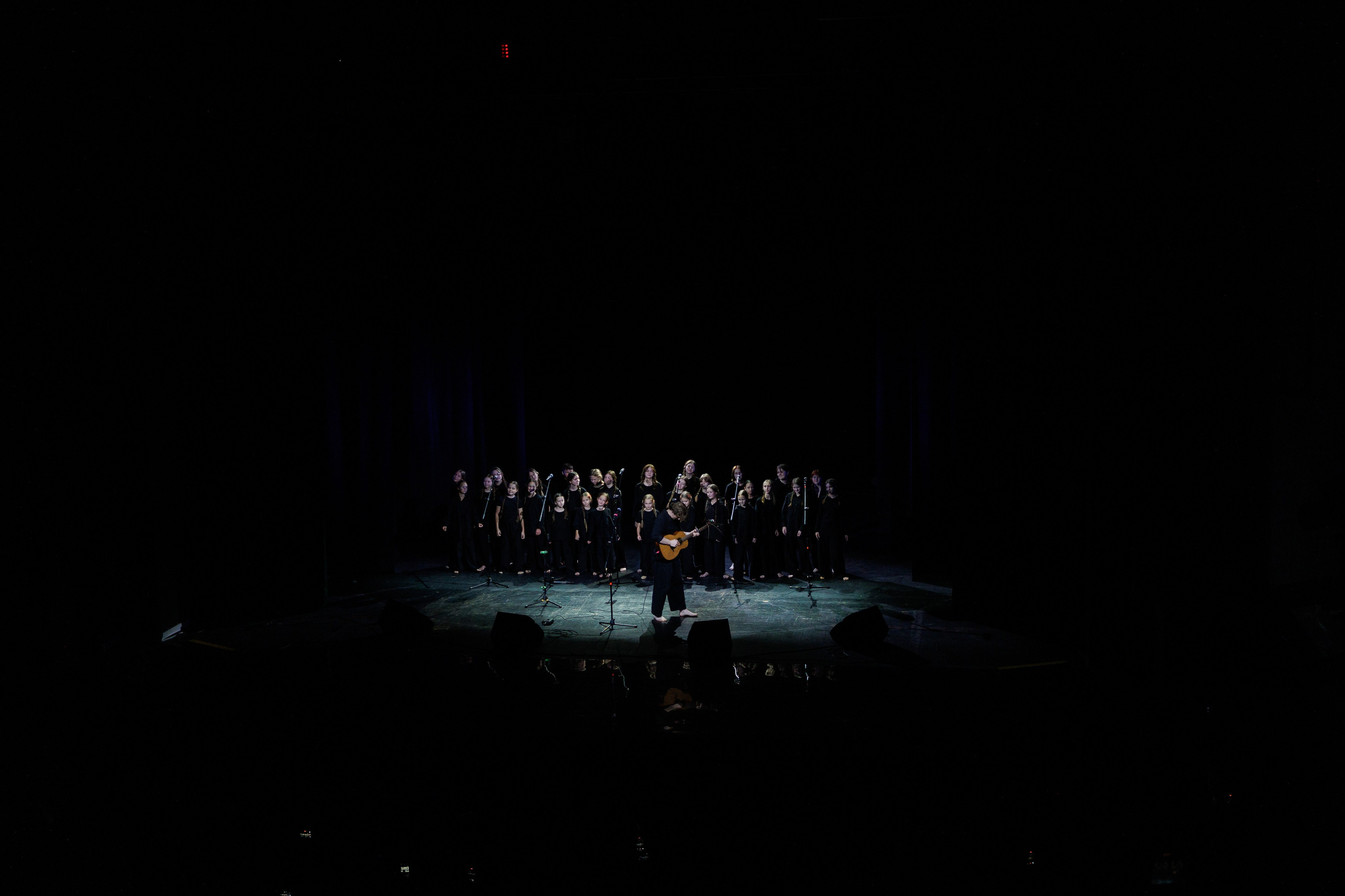 Выксунская премьера «Громко и Честно. Бонд с кнопкой». Фотограф городских и семейных событий Артем Карпухин
