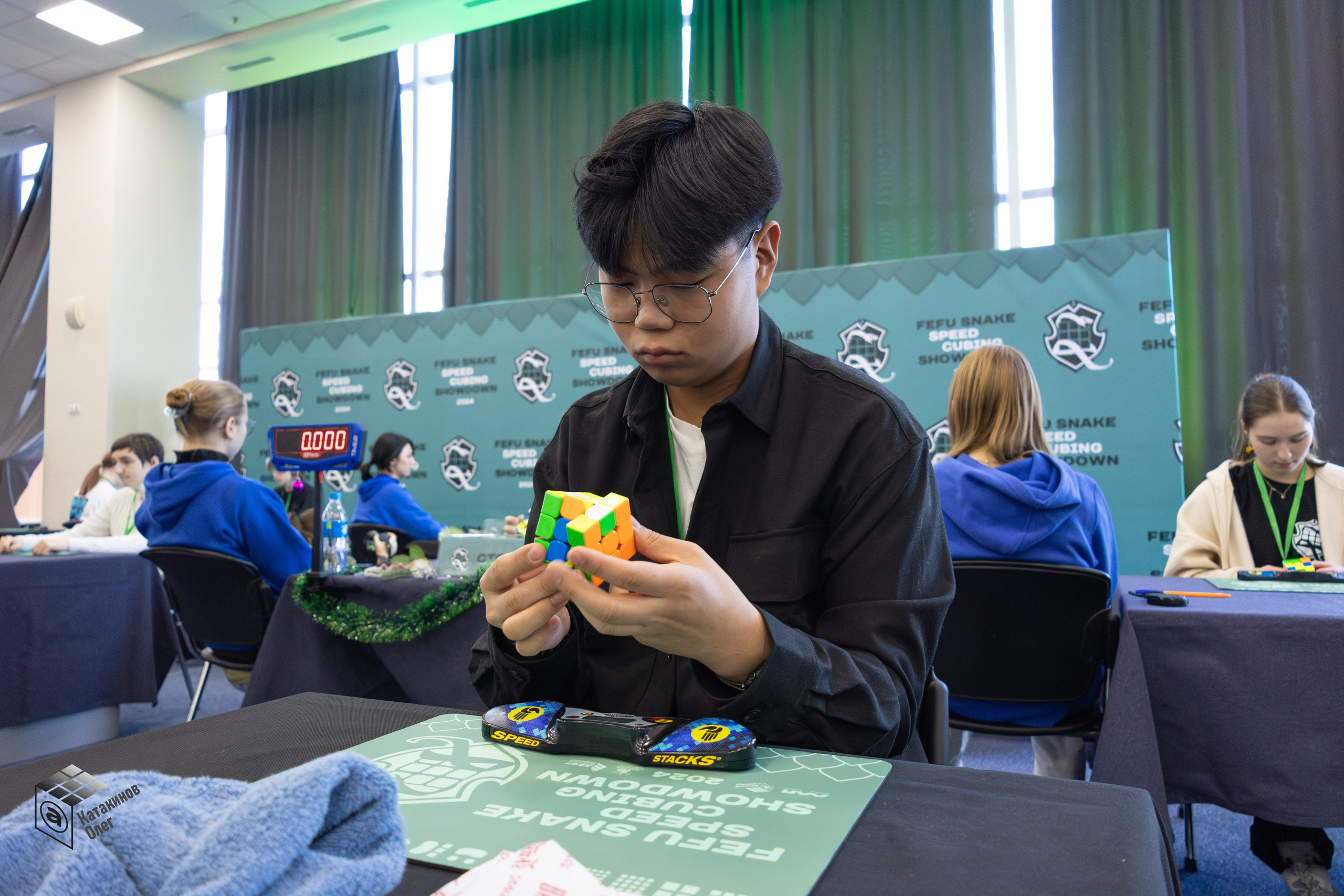 FEFU Snake Speedcubing Showdown 2024. Олег Катакинов| Репортажный фотограф в городе у моря (Владивосток)
