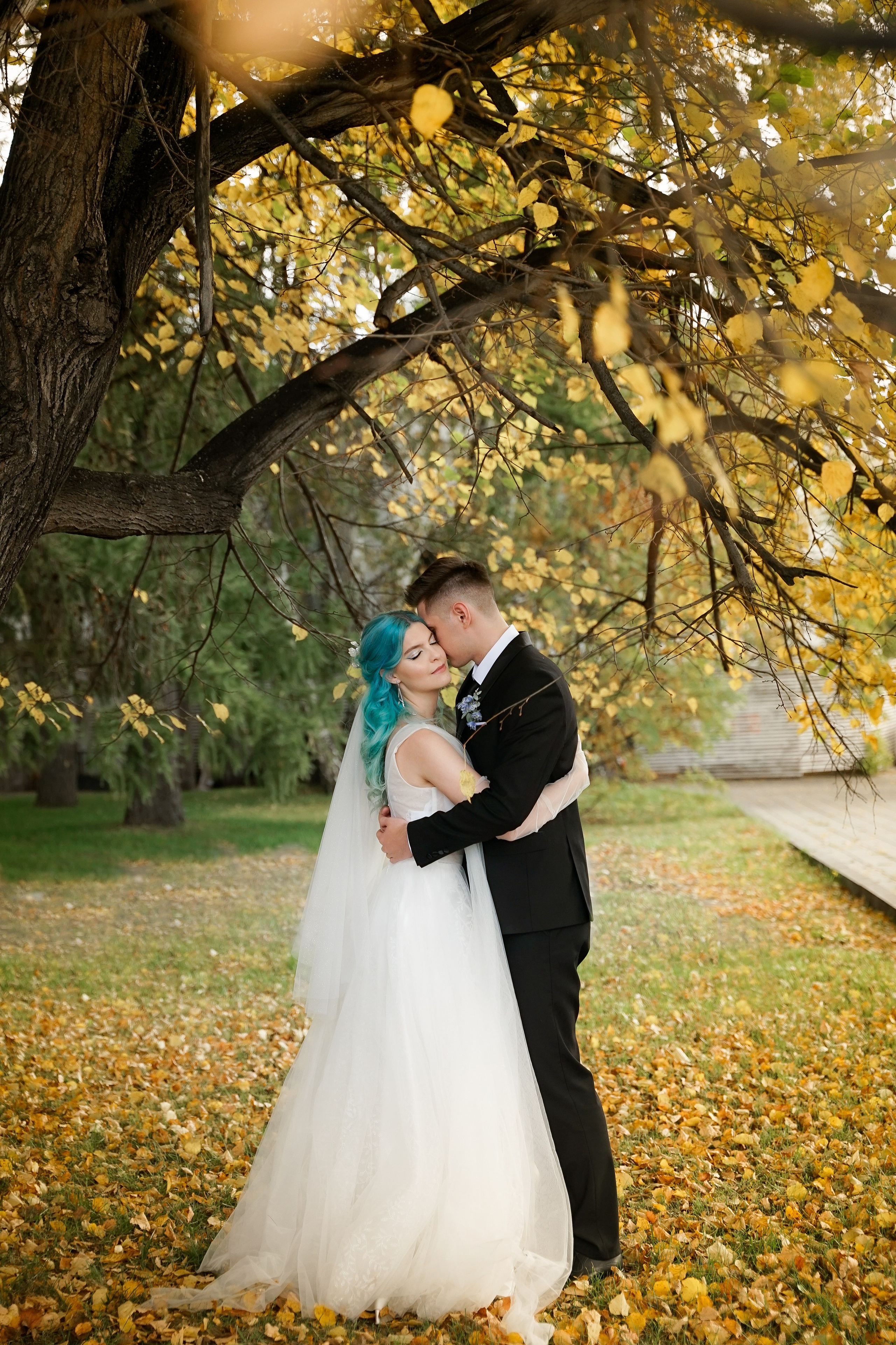 Свадебная прогулка в парке Екатеринбурга