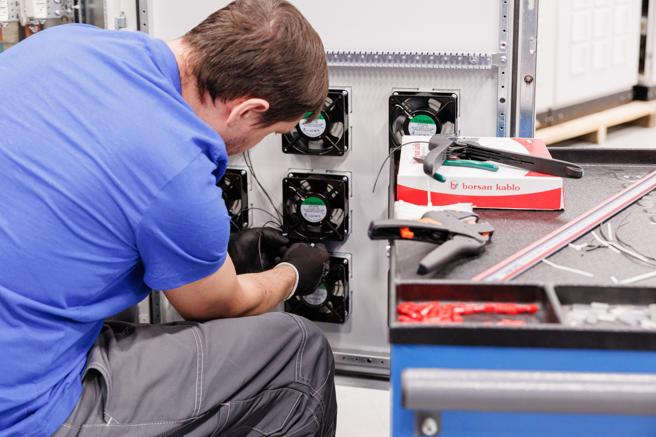 Вольтаг — Экскурсия по производству. Контент для бизнеса в Екатеринбурге Полдень Медиа