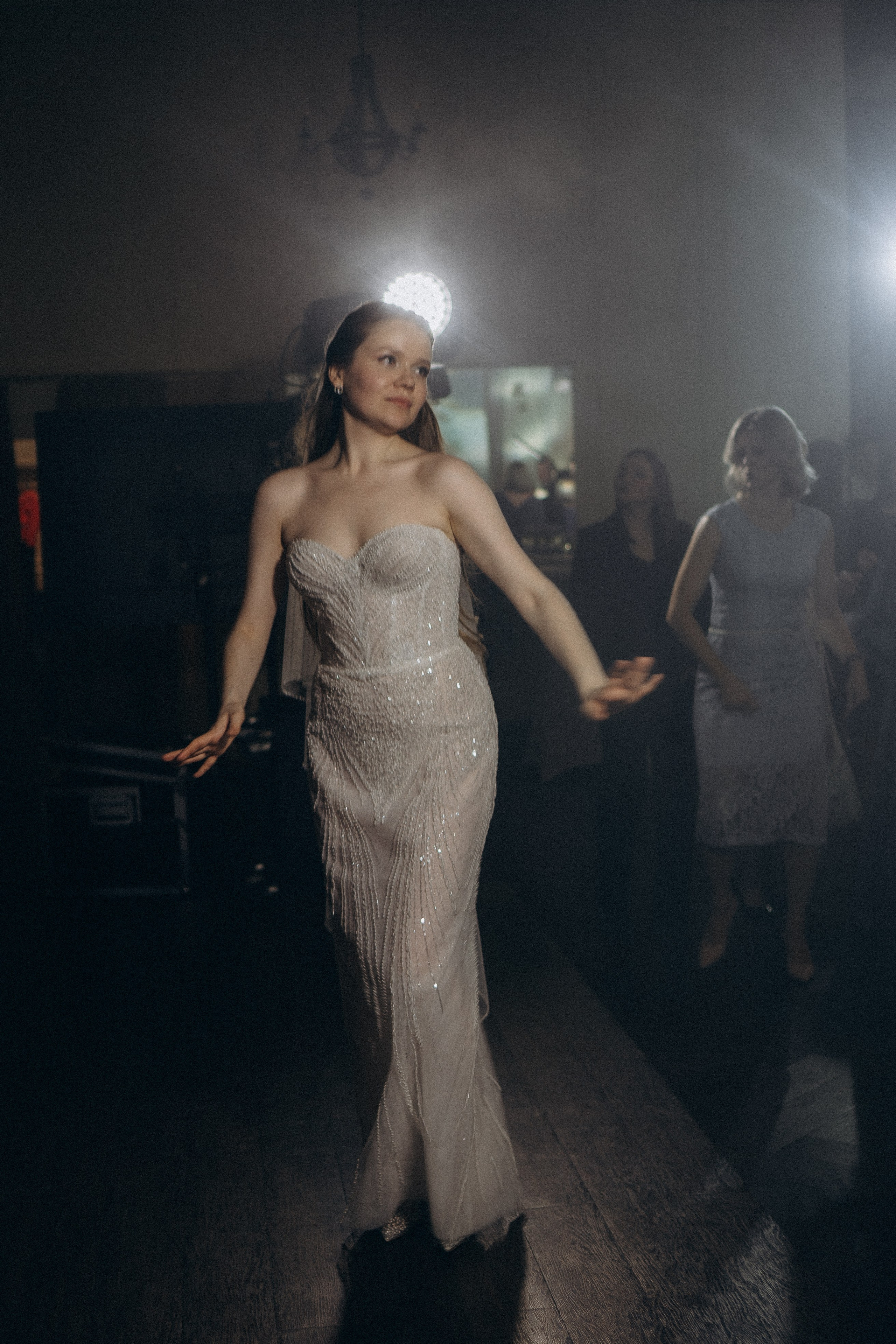 СВАДЕБНАЯ СЬЕМКА СБОРОВ В ОТЕЛЕ И ВЫЕЗД НА ЦЕРЕМОНИЮ (СНЯТО В СИБИРЕ В НИЖНЕВАРТОВСКЕ). Профессиональный фотограф, Санкт-Петербург — Виктория Богомолова