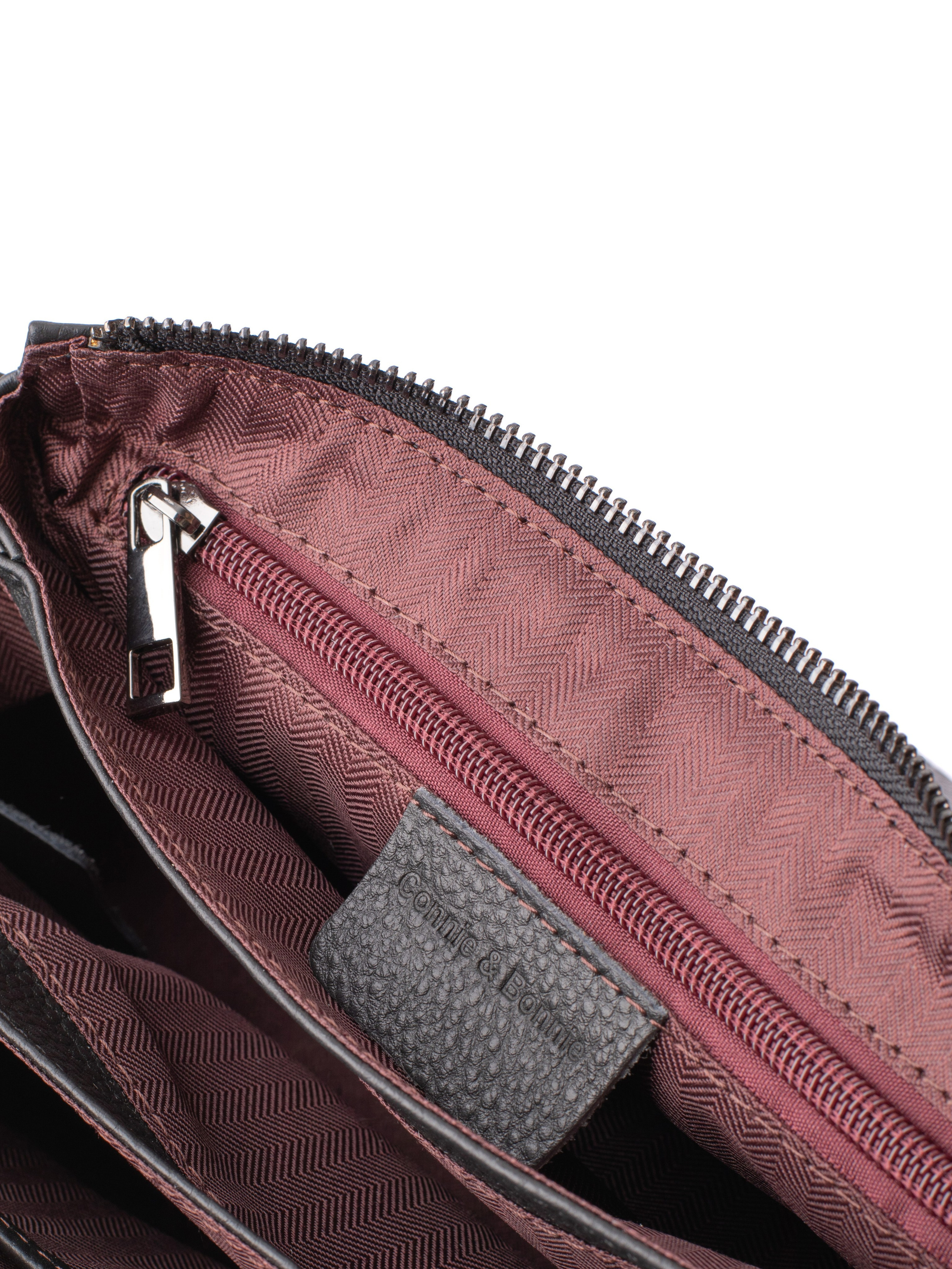 Женские сумки. Фотостудия предметной и модельной съёмки для маркетплейсов