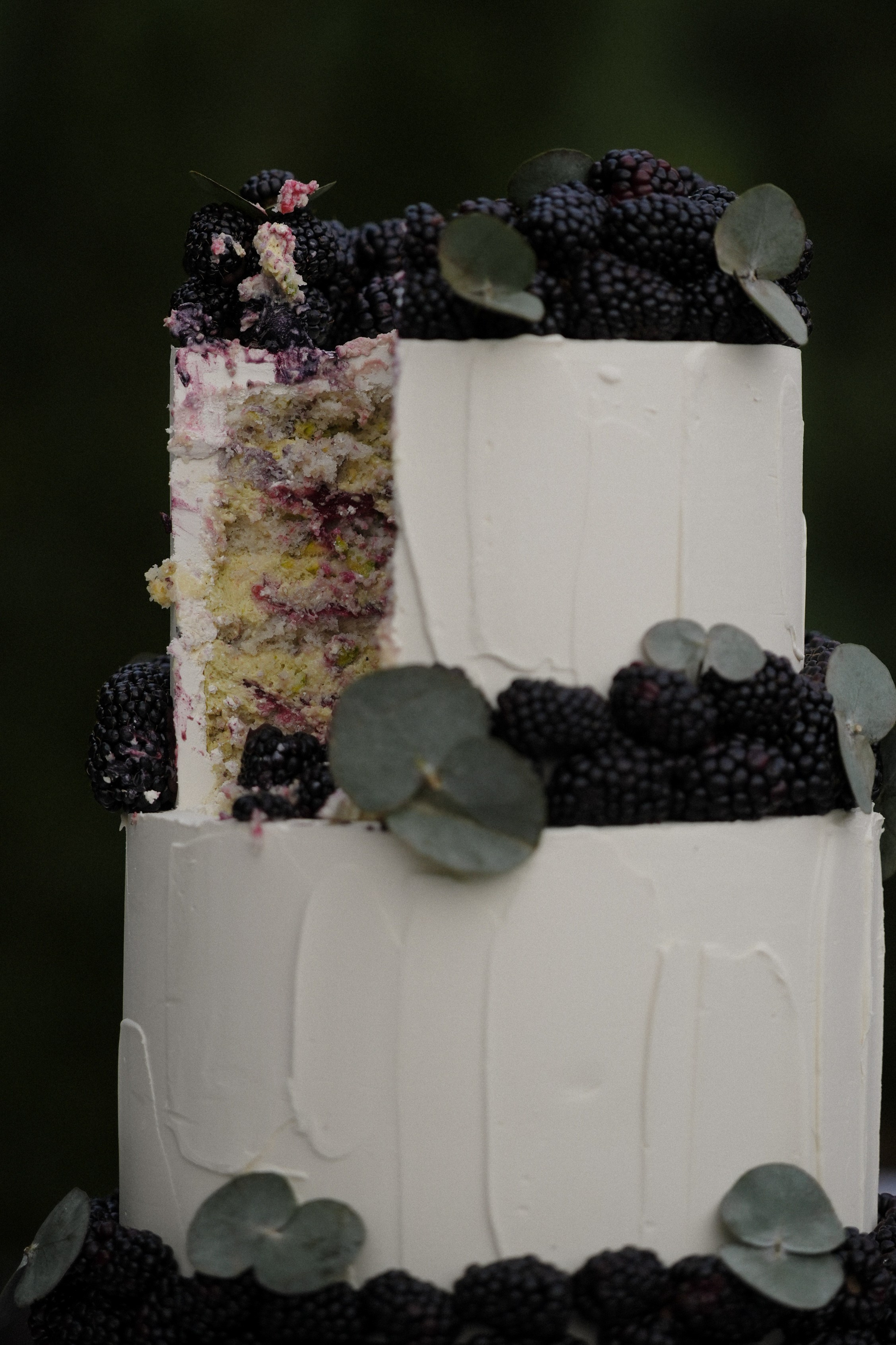 Сборы жениха и невесты, бракосочетание в Савеловском загсе, выездная церемония