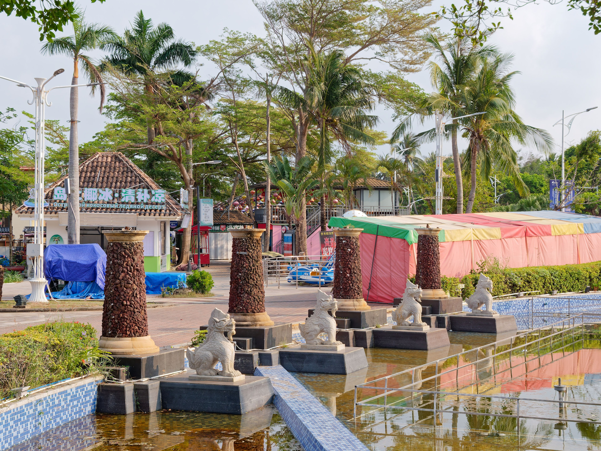 Хайнань 2026, «Food Street» ночная улица еды в Ялунване. Фотопрогулки по Миру