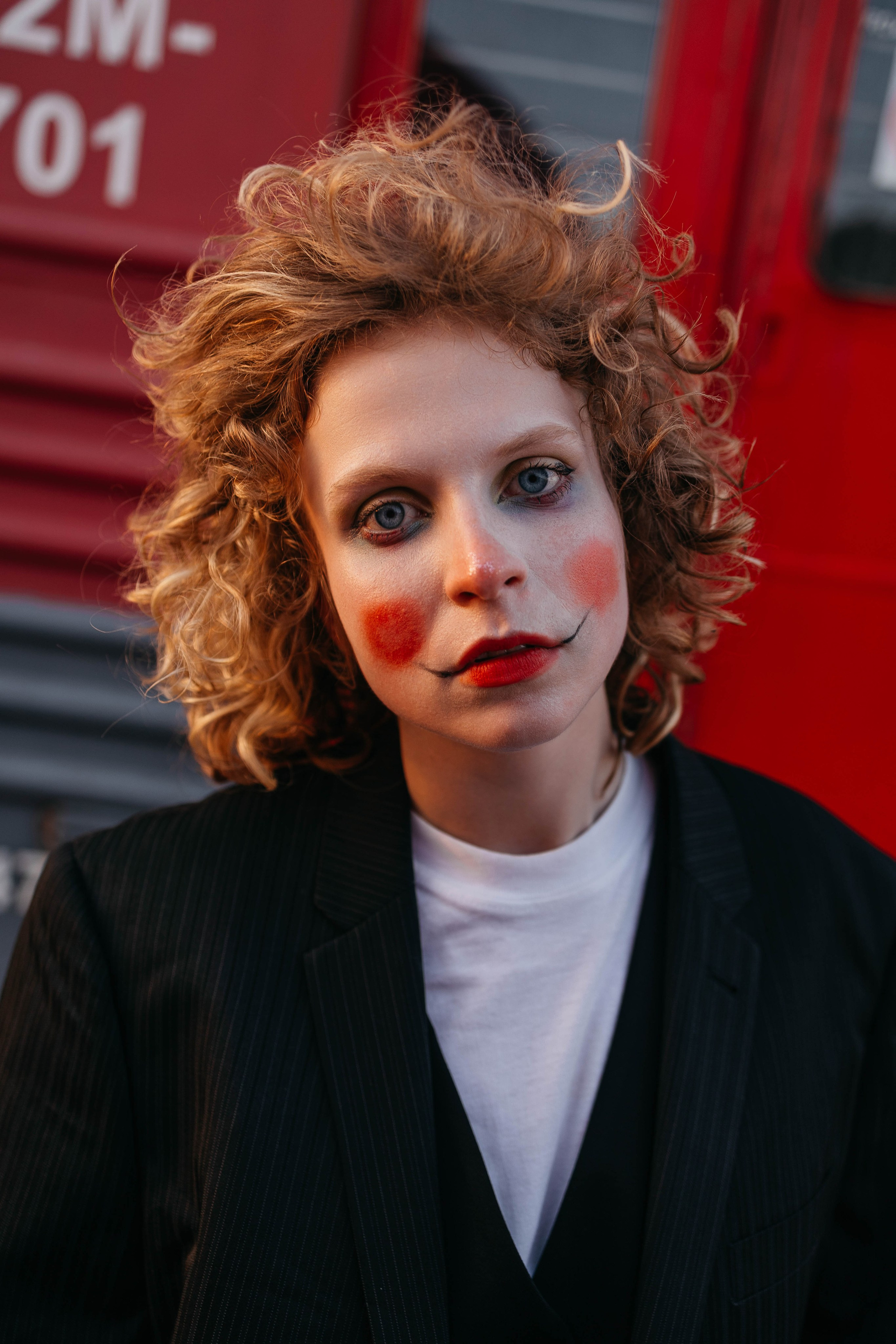 Закат на ЖД вокзале. Лиза. Фотограф в Твери Лагодная Яна