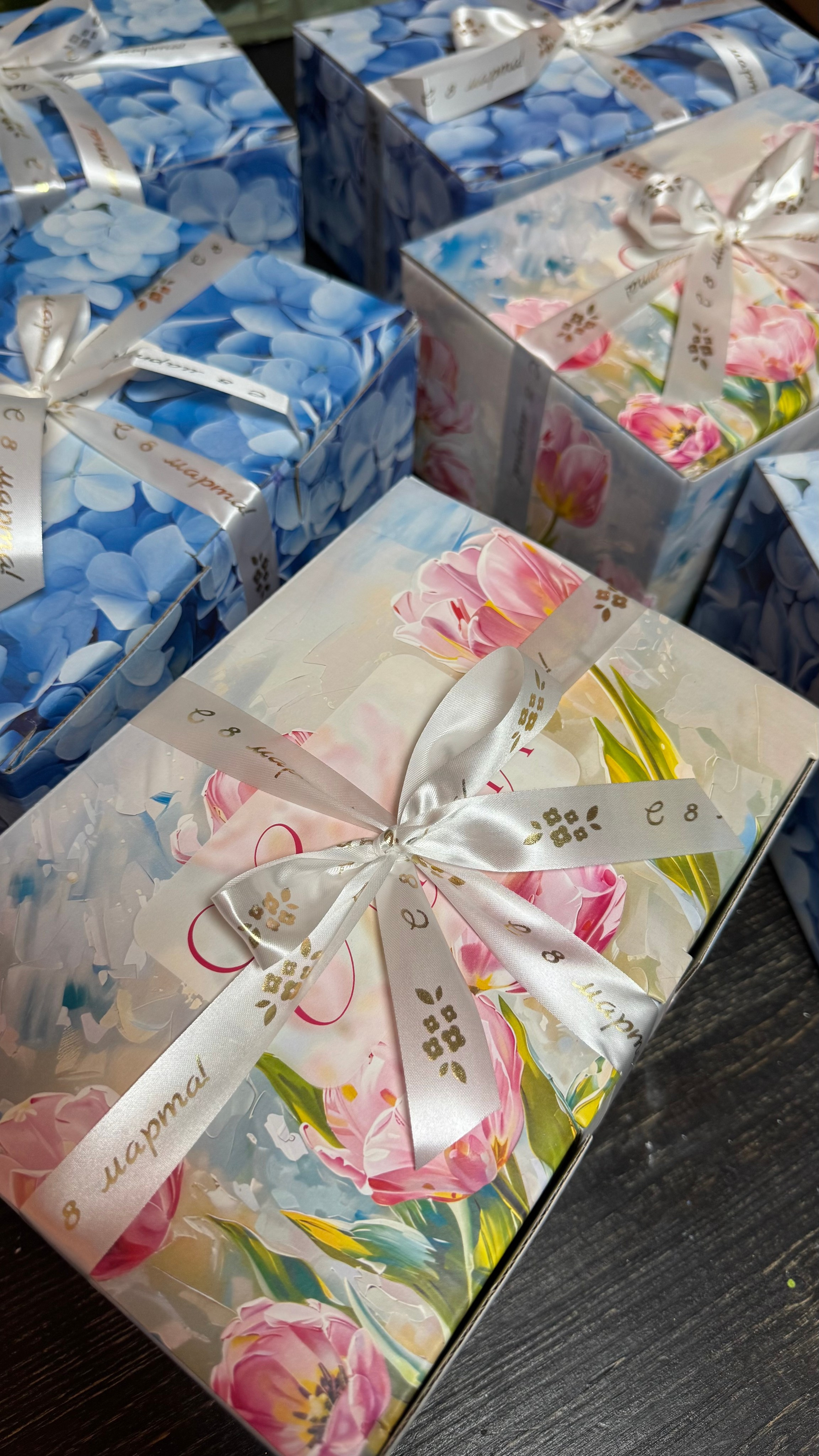 Аромасвечи и наборы. Художественная ручная роспись елочных шаров, корпоративные подарки и восковые аромасвечи