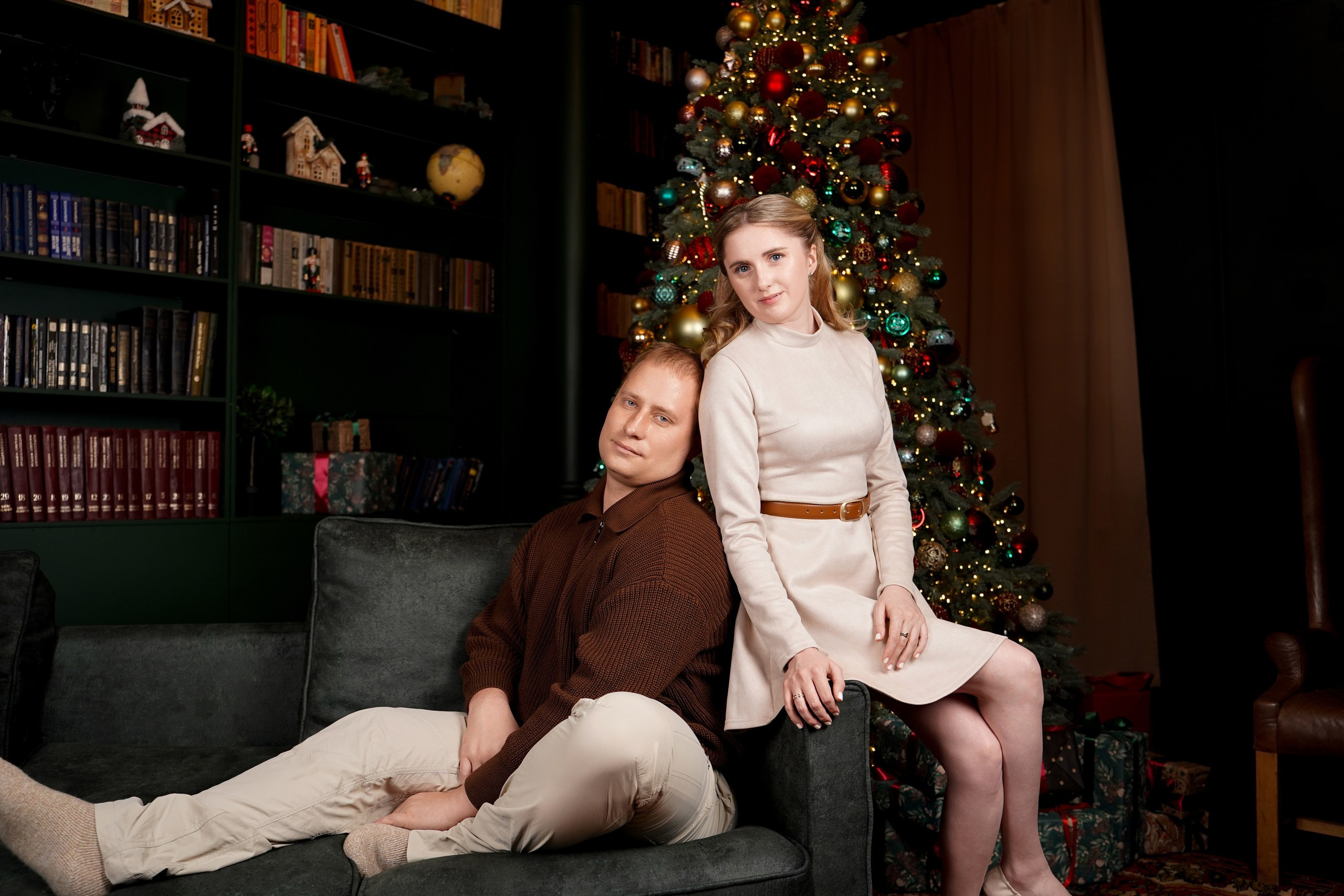 Парная новогодняя фотосессия в фотостудии Леона. Фотограф Алёна Чёботова в Ростове-на-Дону. Свадебный фотограф в Ростове-на-Дону. Таинство Крещения и Венчания, семейные фотосессии. Алёна Чёботова