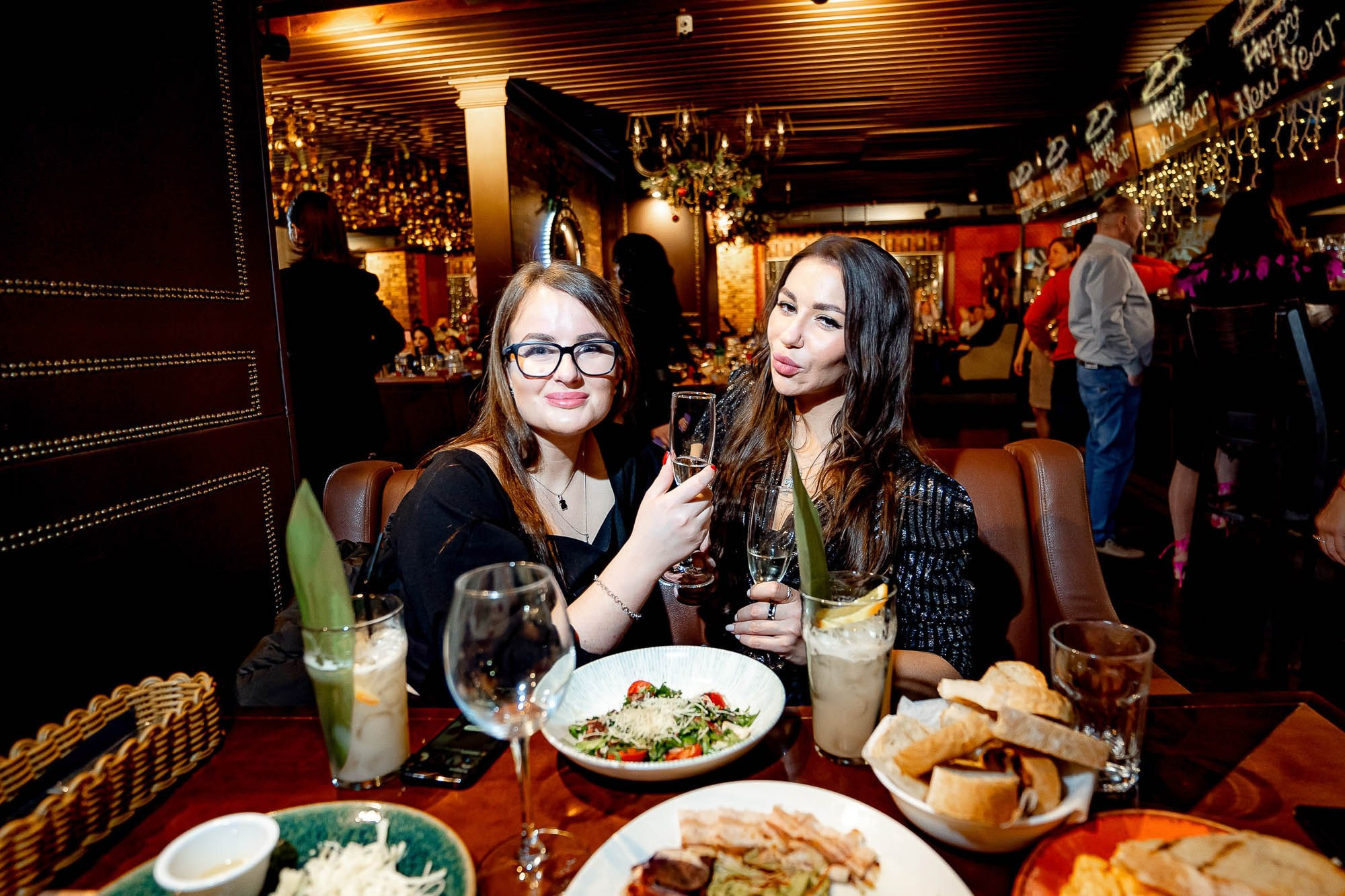 Новый год 2024 в Peoples. Сергей Кошкин. Репортажная и ивент-фотография в Сургуте