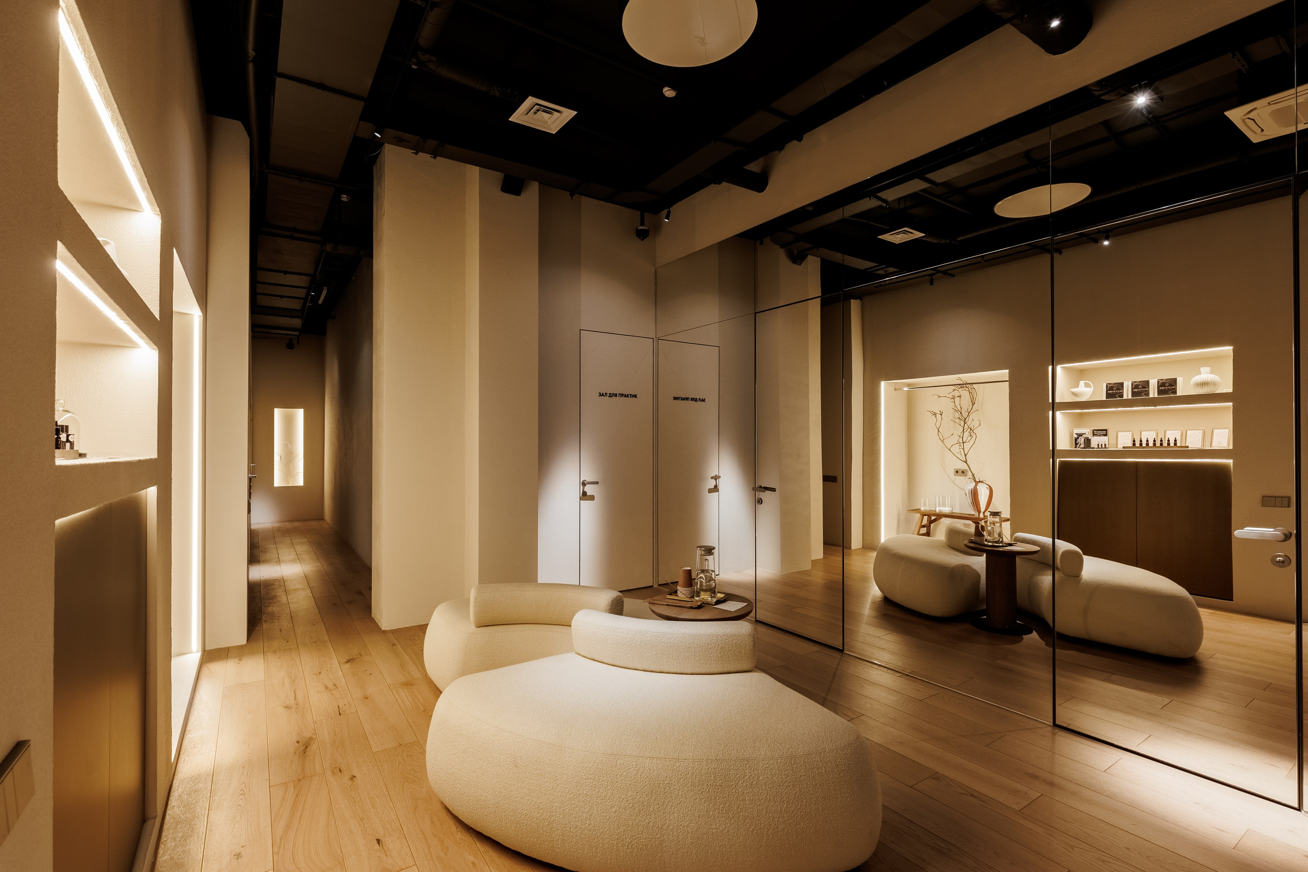 Интерьеры и выставки. Фотограф Сергей Лукьянов @xapeton_photo Москва