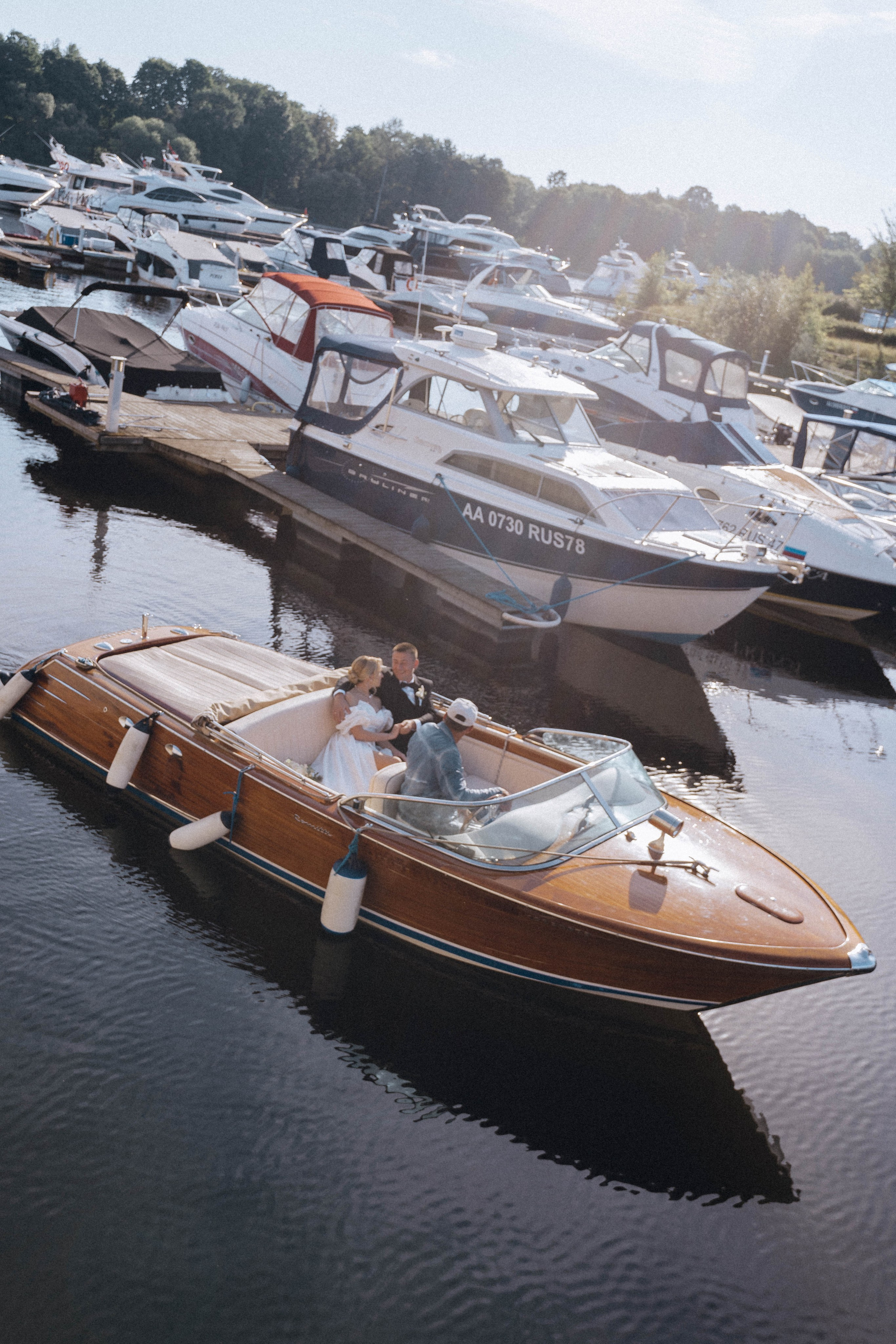 СВАДЕНБНАЯ СЬЕМКА НА КАТЕРЕ ПО КАНАЛАМ САНКТ-ПЕТЕРБУРГА И В АКВАТОРИИ НЕВЫ. Профессиональный фотограф, Санкт-Петербург — Виктория Богомолова