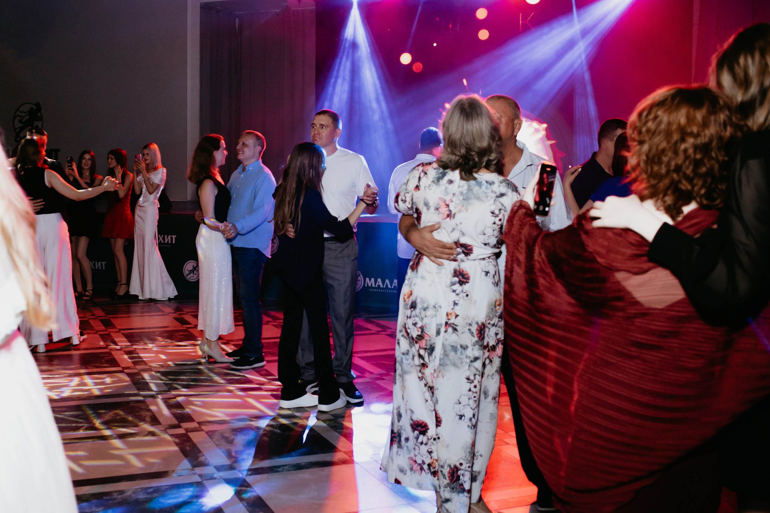 Выпускной 2025 (9класс) 124 школа. Фотограф в Челябинске Ополихина Анна