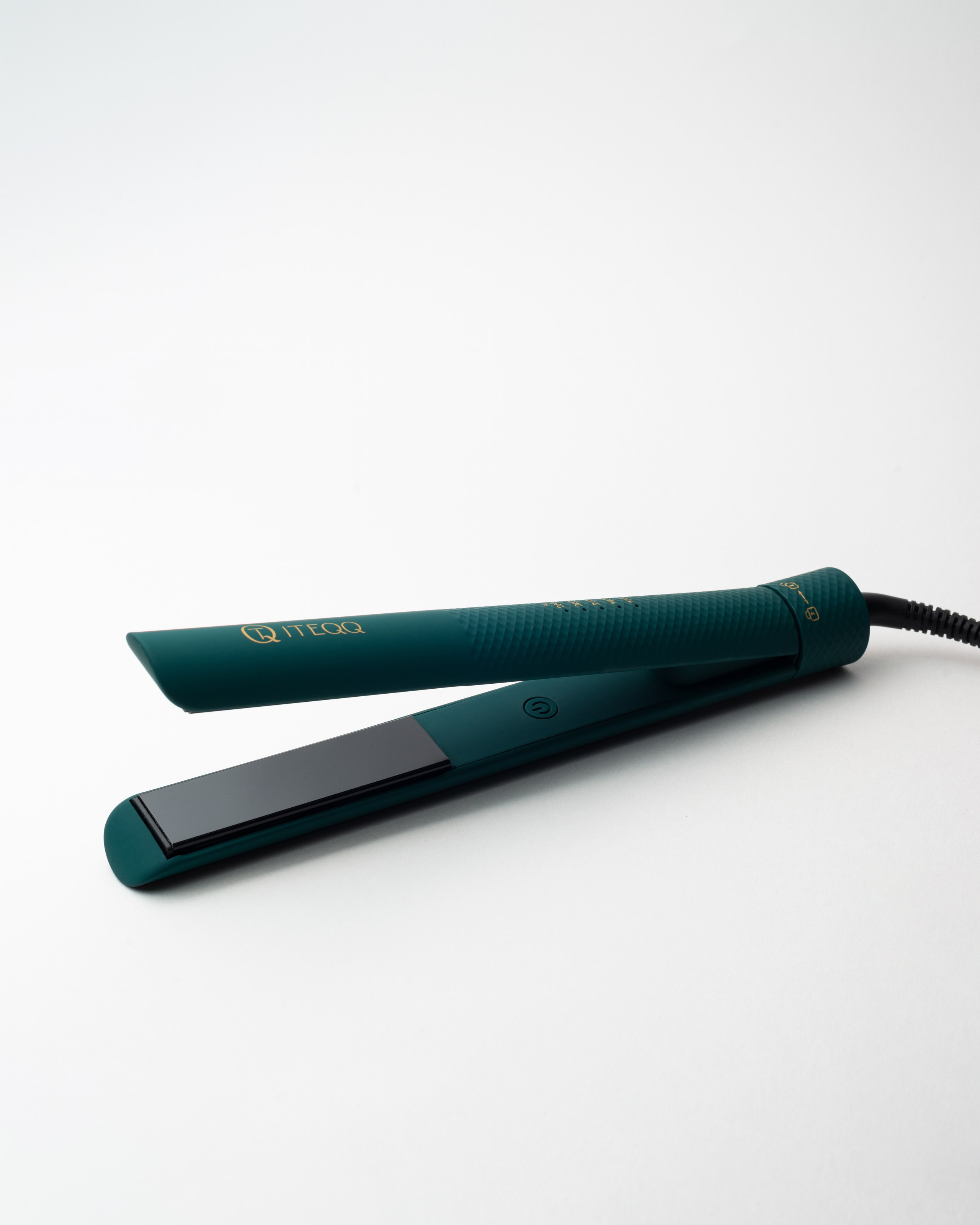 Каталог для ITEQQ. Коммерческий фотограф в Москве Билуши Василиса