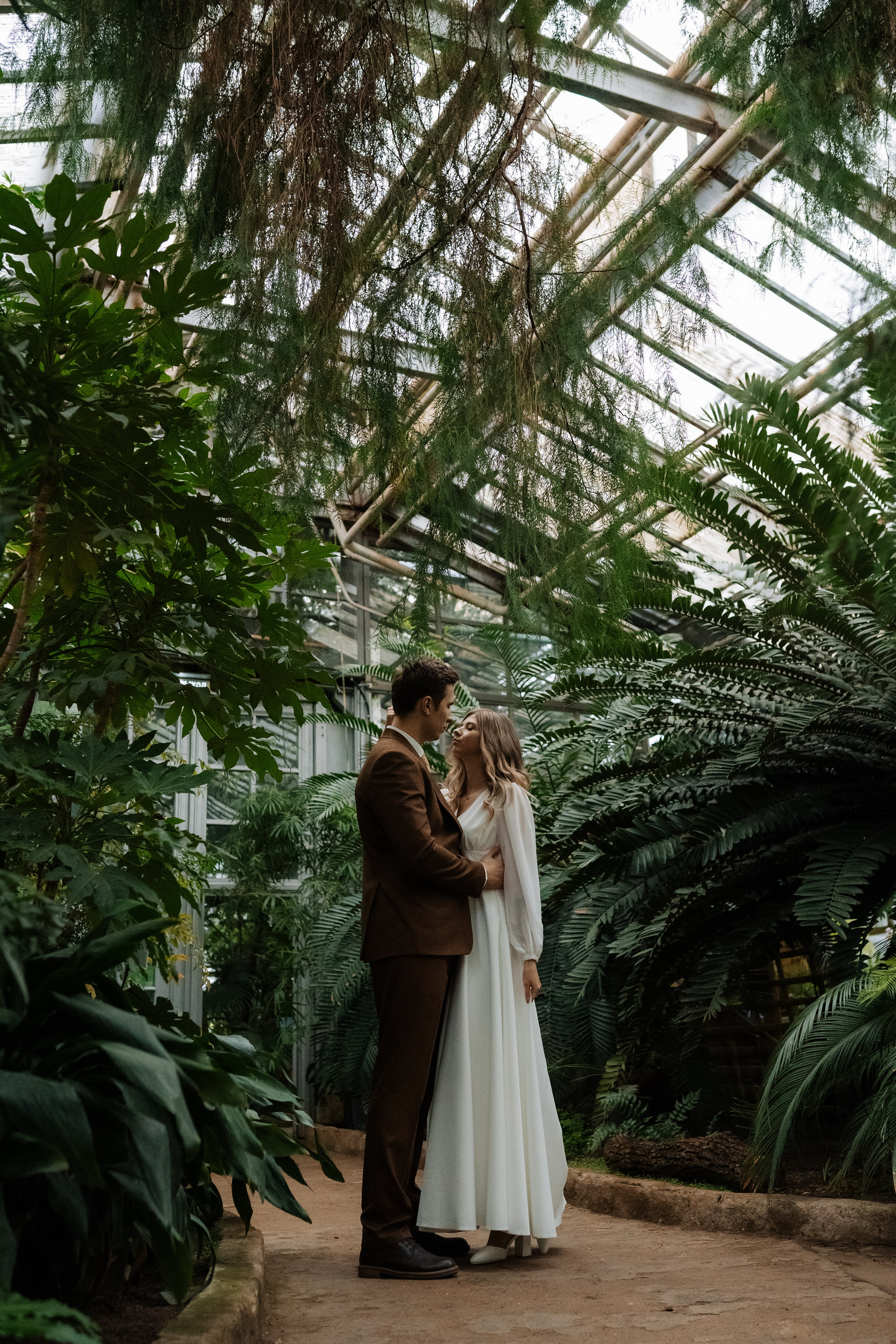 Свадебная фотосессия в оранжерее, Москва. Свадебный фотограф в Москве Анна Полушина