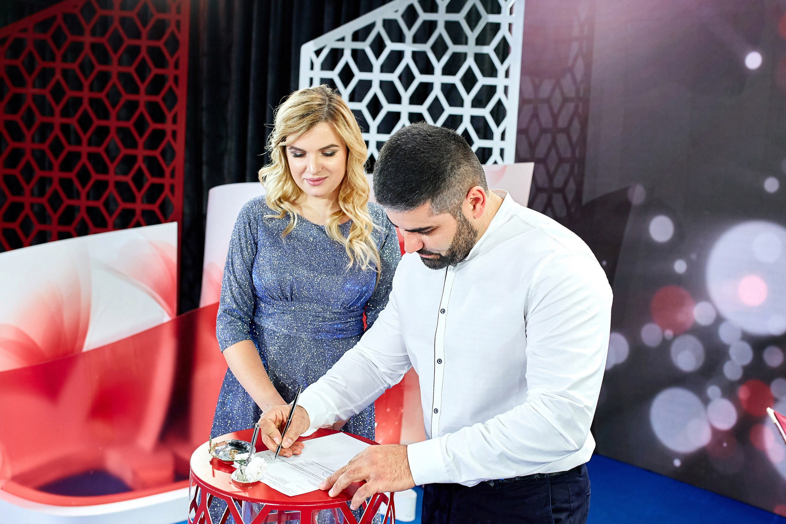 Свадебная фотосессия в Москва Сити с профессиональным фотографом — Цены, стоимость услуг фотографа на фотосъёмку свадьбы в Москва Сити