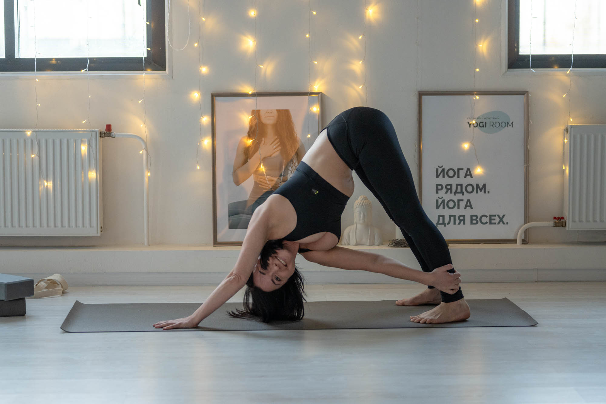 СЬЕМКА ДЛЯ ПРЕПОДАВАТЕЛЯ ЙОГИ. ЮЛИЯ ВАРАВКА. Фотограф Анастасия Броварник в Санкт-Петербурге