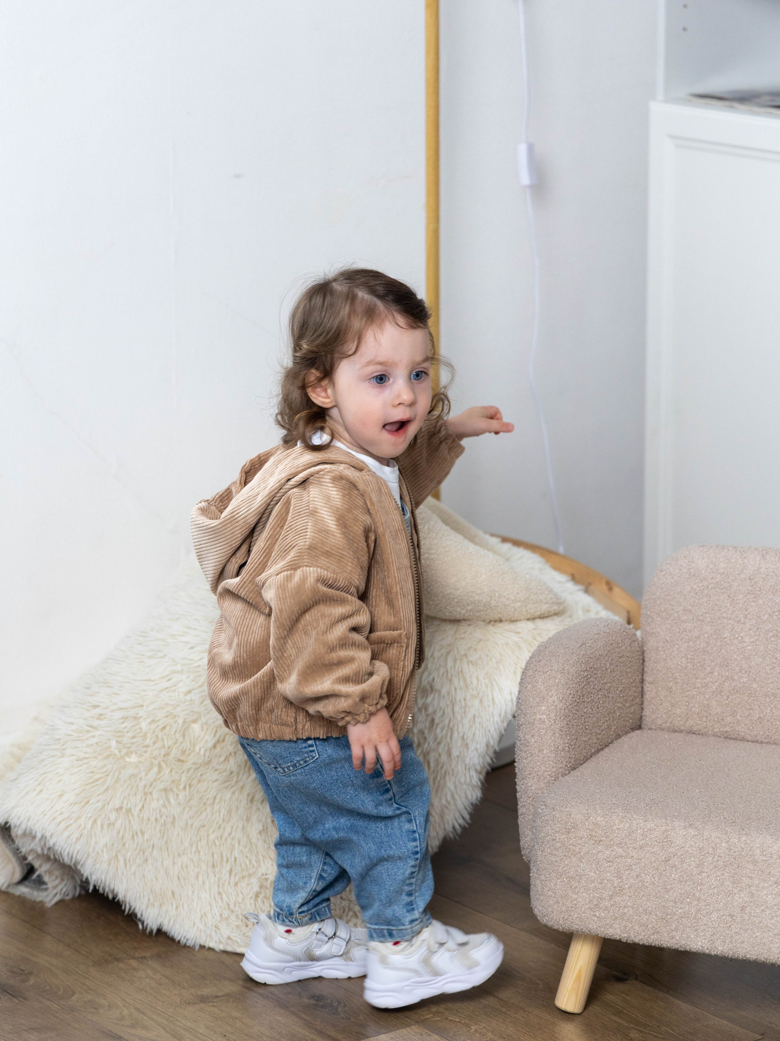 Детская ветровка. Фотограф для маркетплейсов, фотоуслуги в Жуковском Татьяна Марсуверских