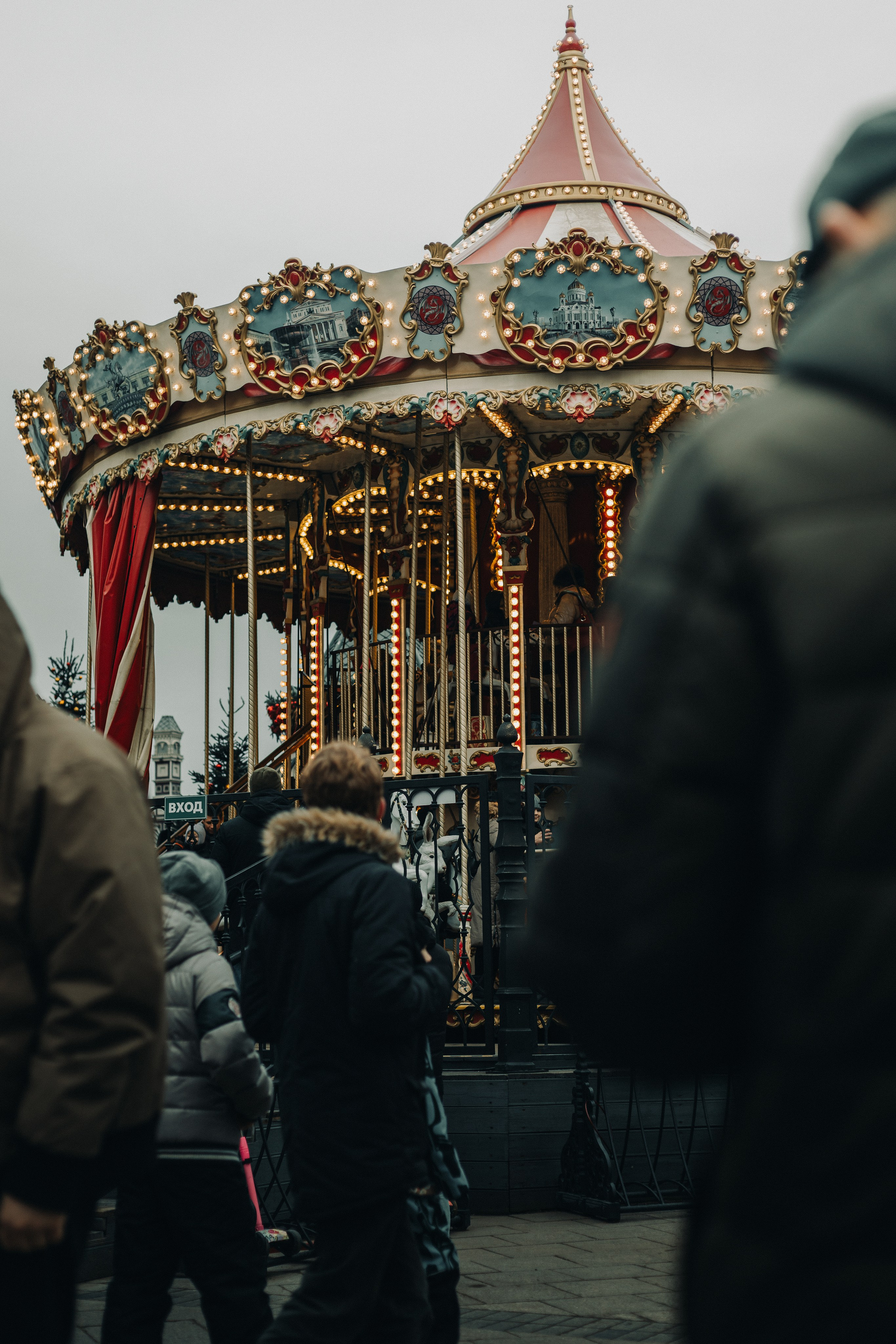 Стрит фотография Москва, Россия. Mood цвета, обработка, уроки, пресеты