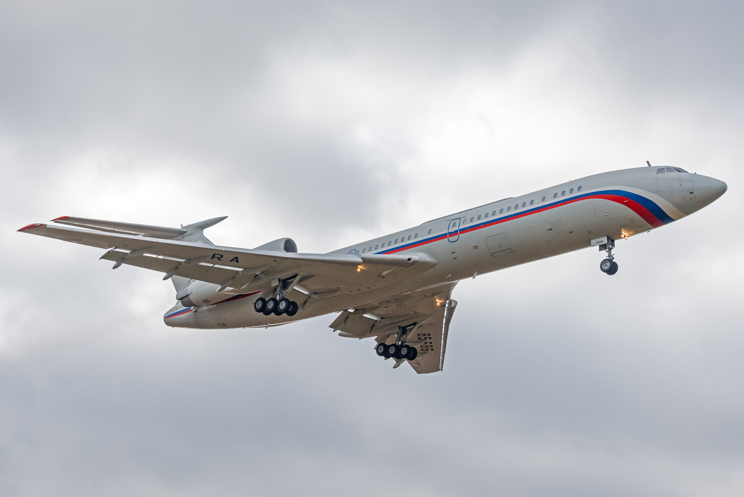 Авиация: самолеты, вертолеты, небесные зарисовки. От прошлого к будущему авиации через фотографию