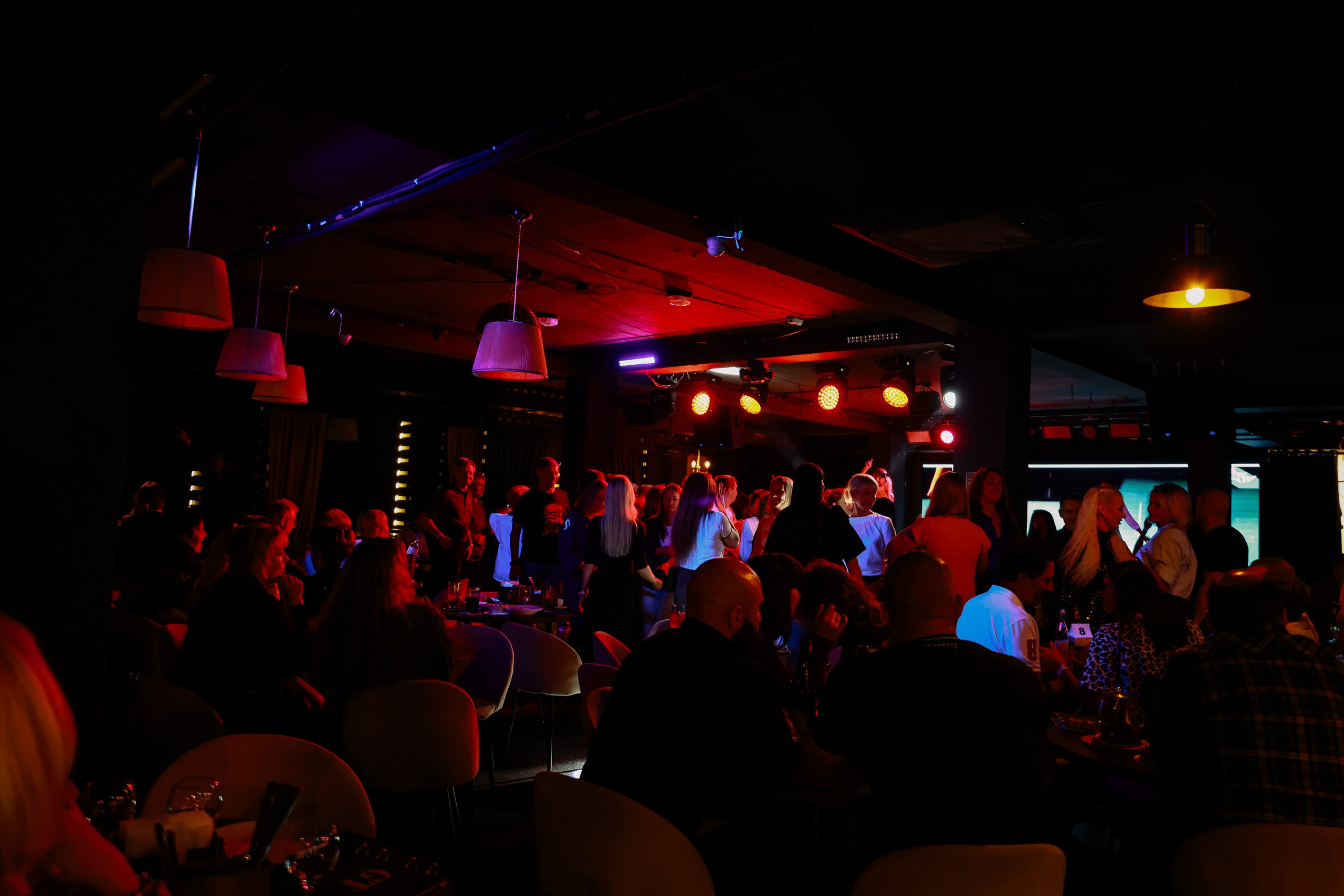 Дискотека под хиты 2000 в Истории. Фотограф Юлия Мальцева