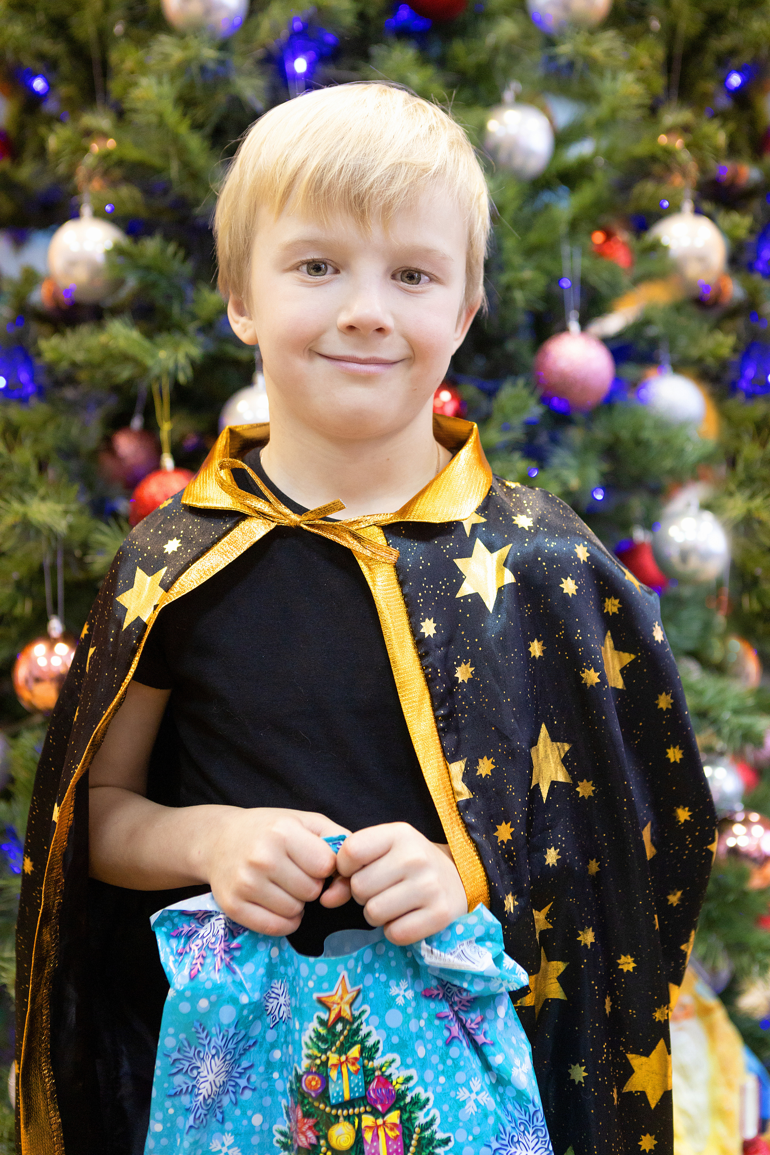 Новогодний утренник 2022 г. Выпускные альбомы для школ и детских садов