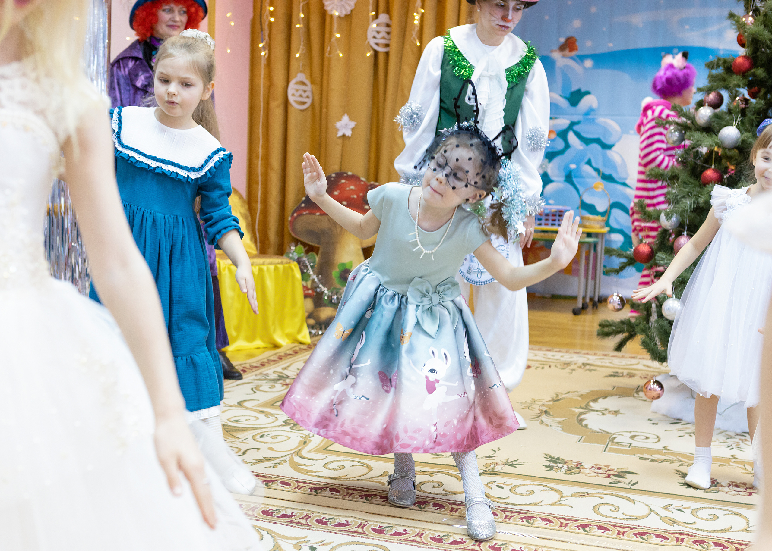 Новогодний утренник 2022 г. Выпускные альбомы для школ и детских садов