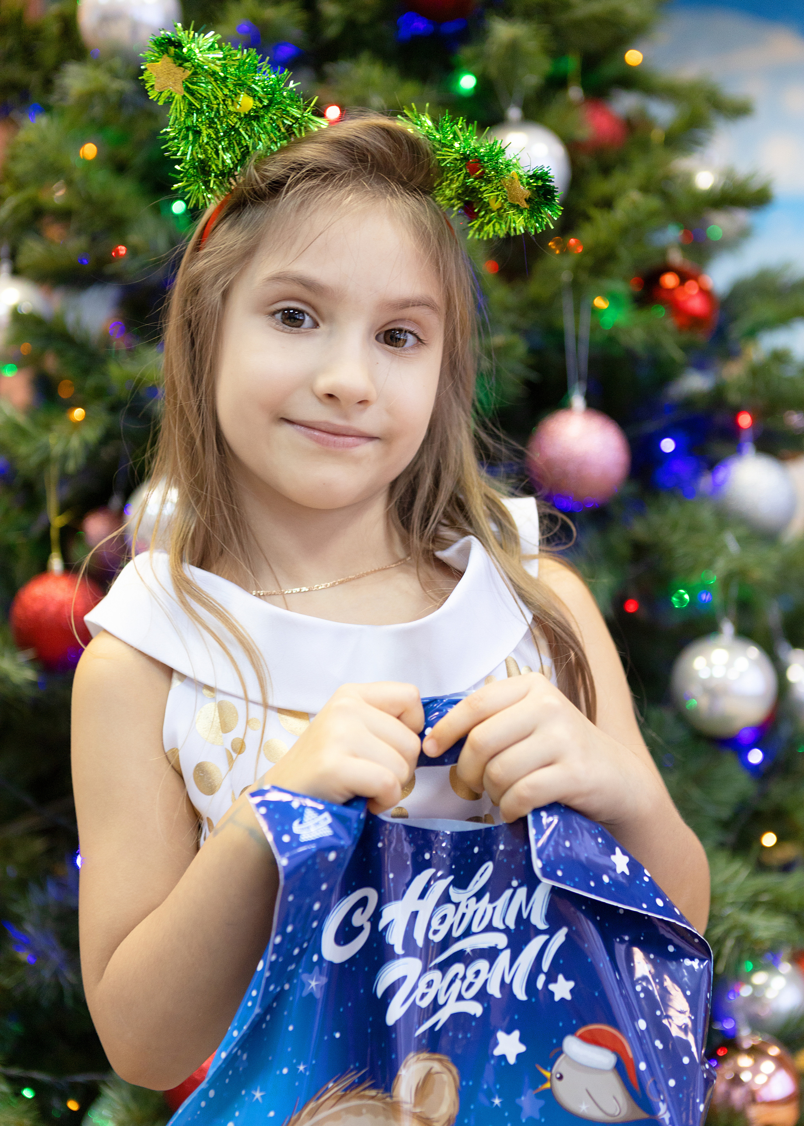 Новогодний утренник 2022 г. Выпускные альбомы для школ и детских садов