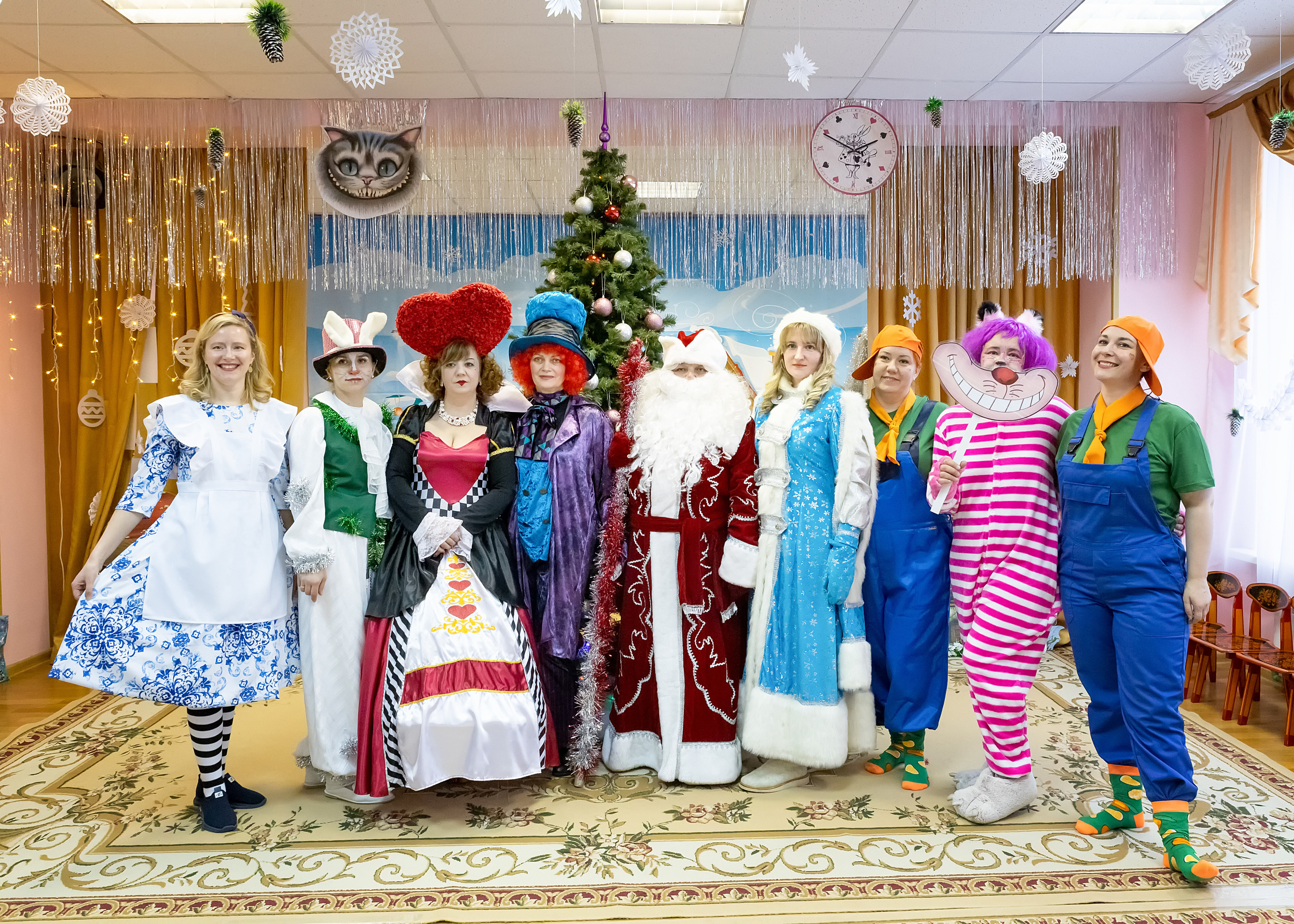 Новогодний утренник 2022 г. Выпускные альбомы для школ и детских садов