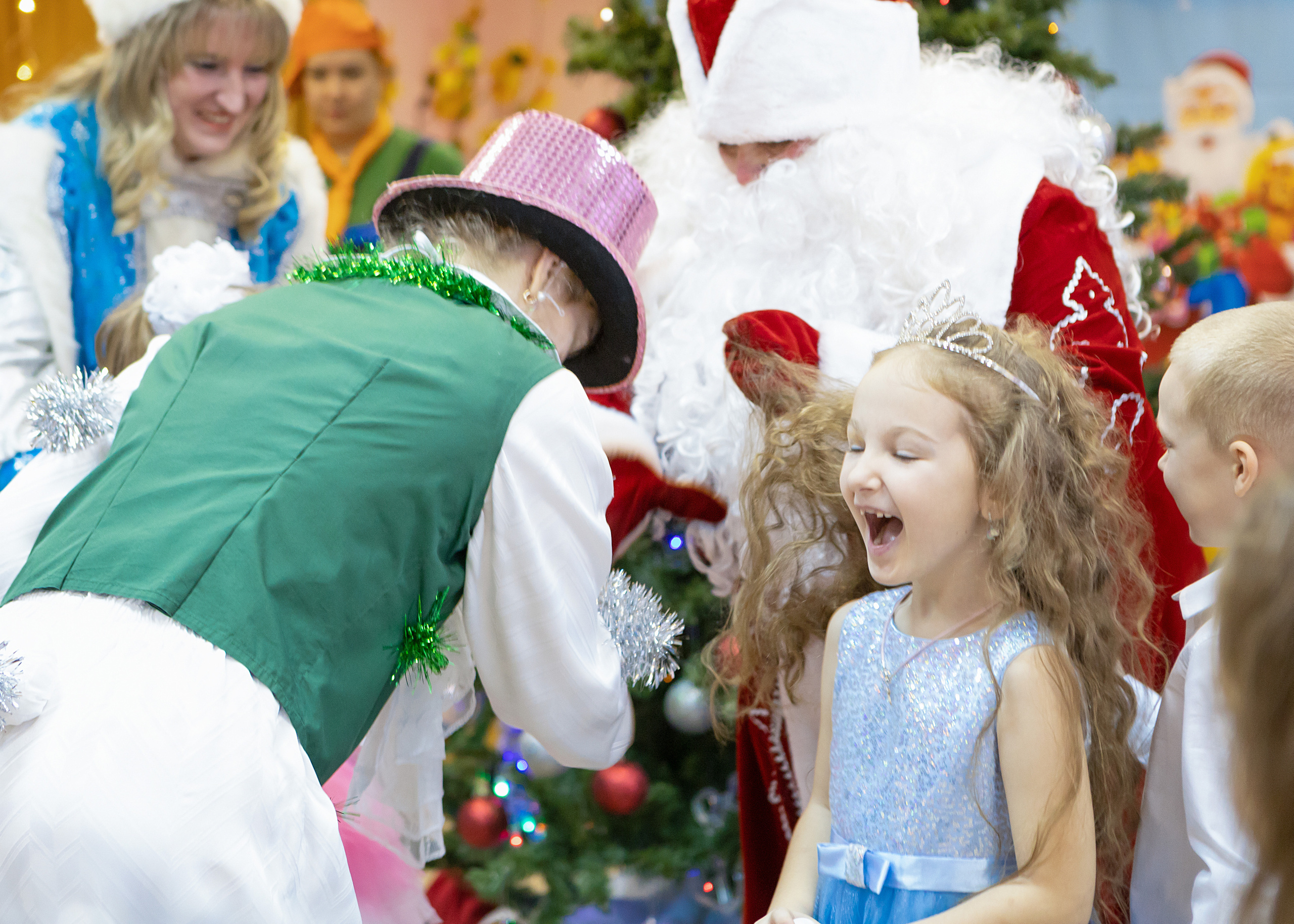 Новогодний утренник 2022 г. Выпускные альбомы для школ и детских садов