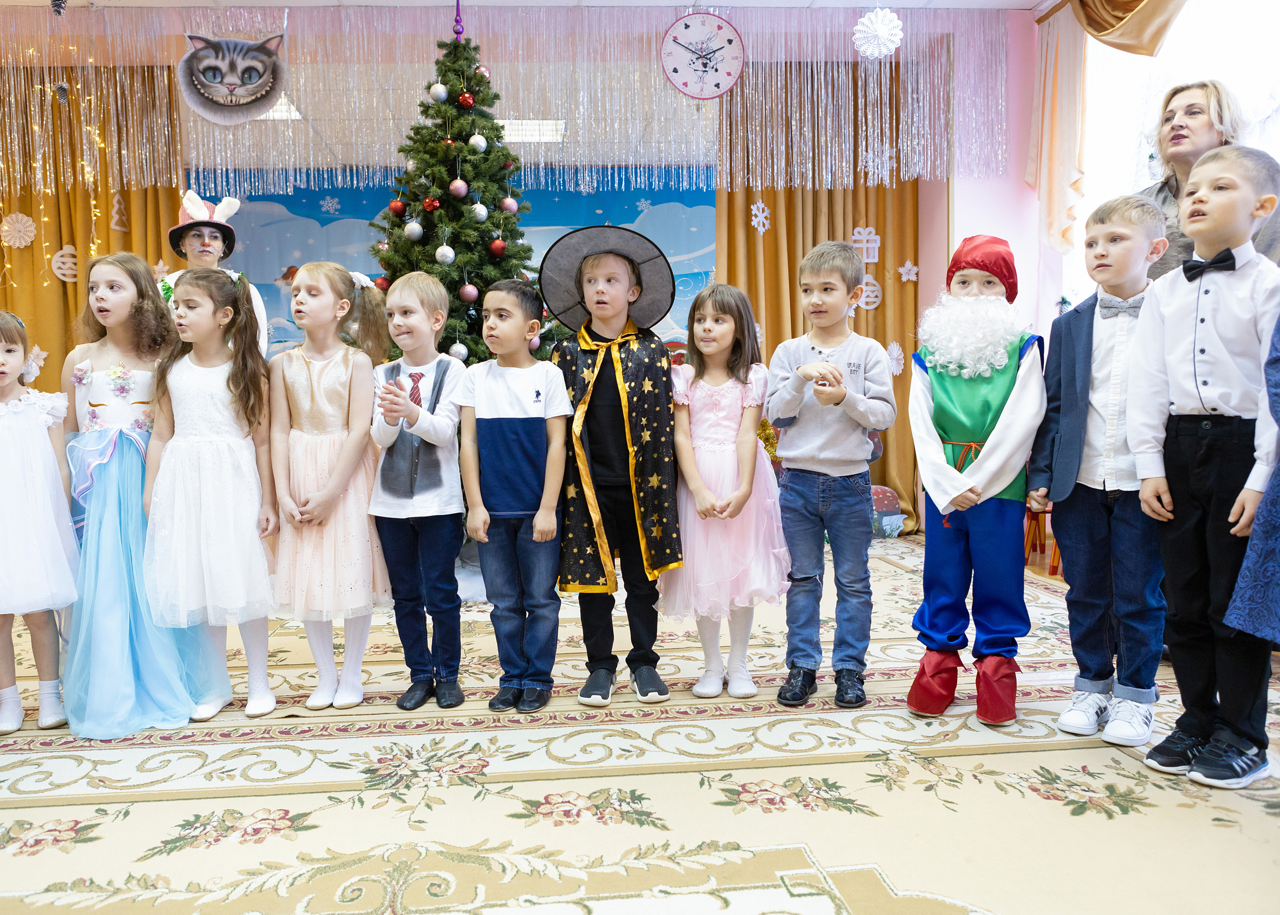 Новогодний утренник 2022 г. Выпускные альбомы для школ и детских садов