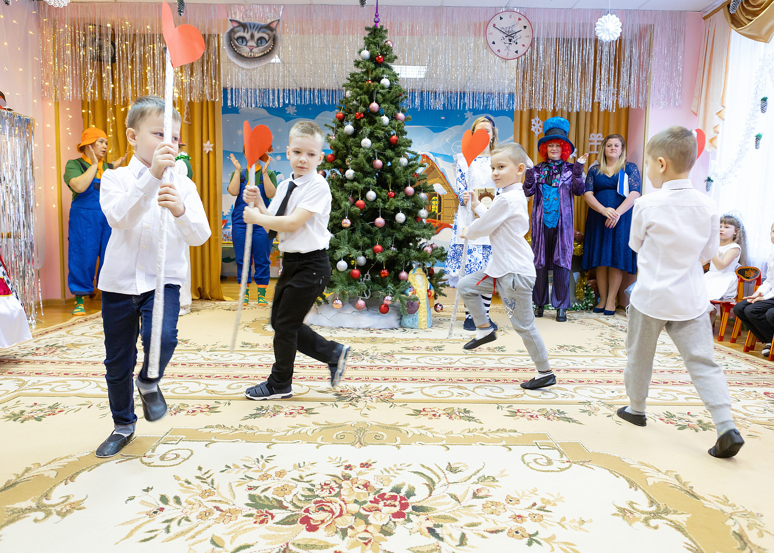 Новогодний утренник 2022 г. Выпускные альбомы для школ и детских садов