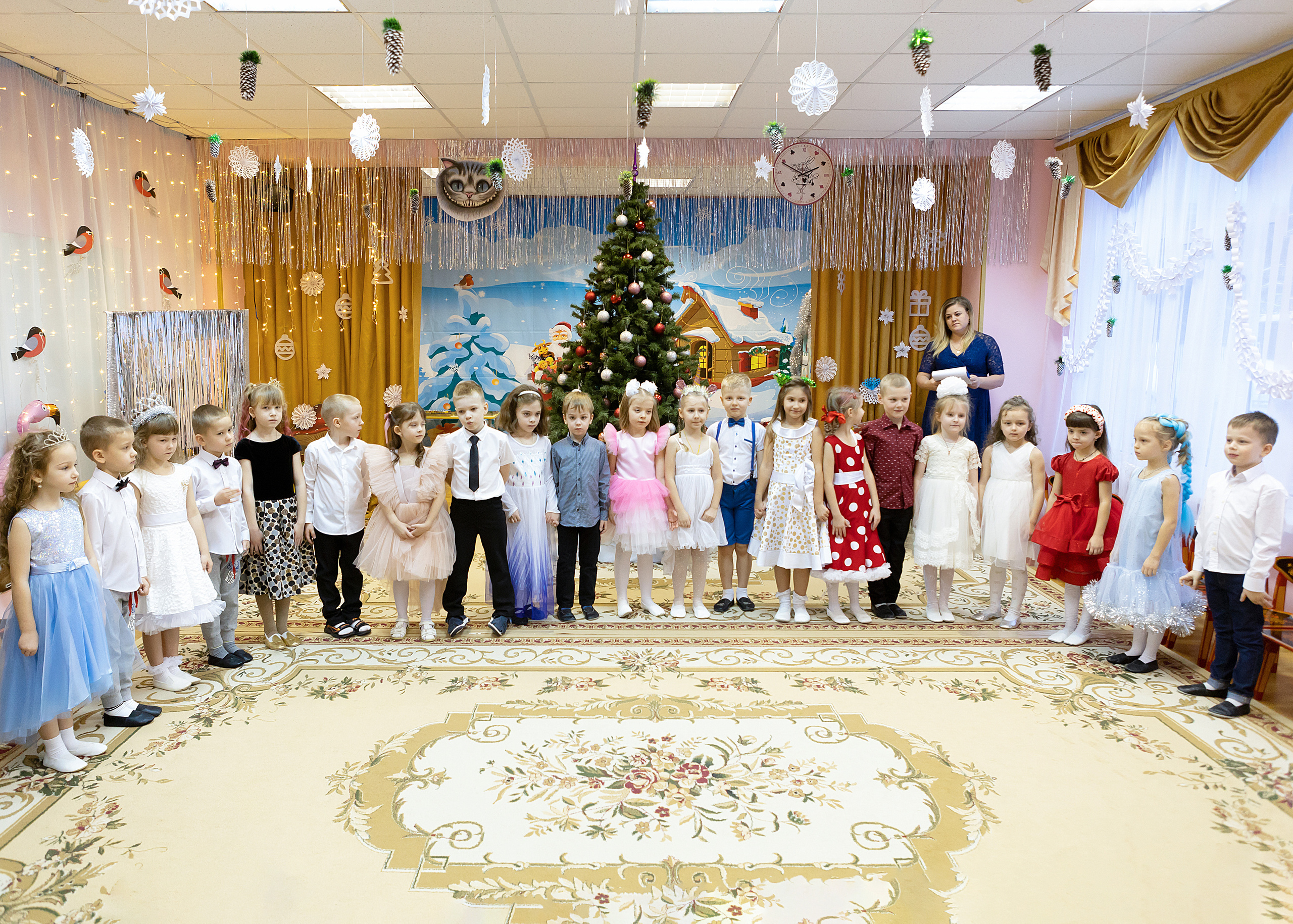 Новогодний утренник 2022 г. Выпускные альбомы для школ и детских садов