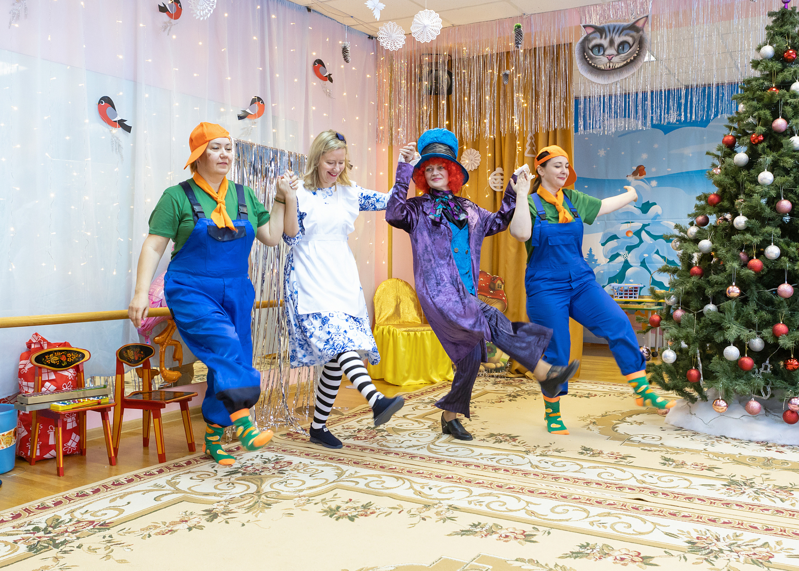 Новогодний утренник 2022 г. Выпускные альбомы для школ и детских садов