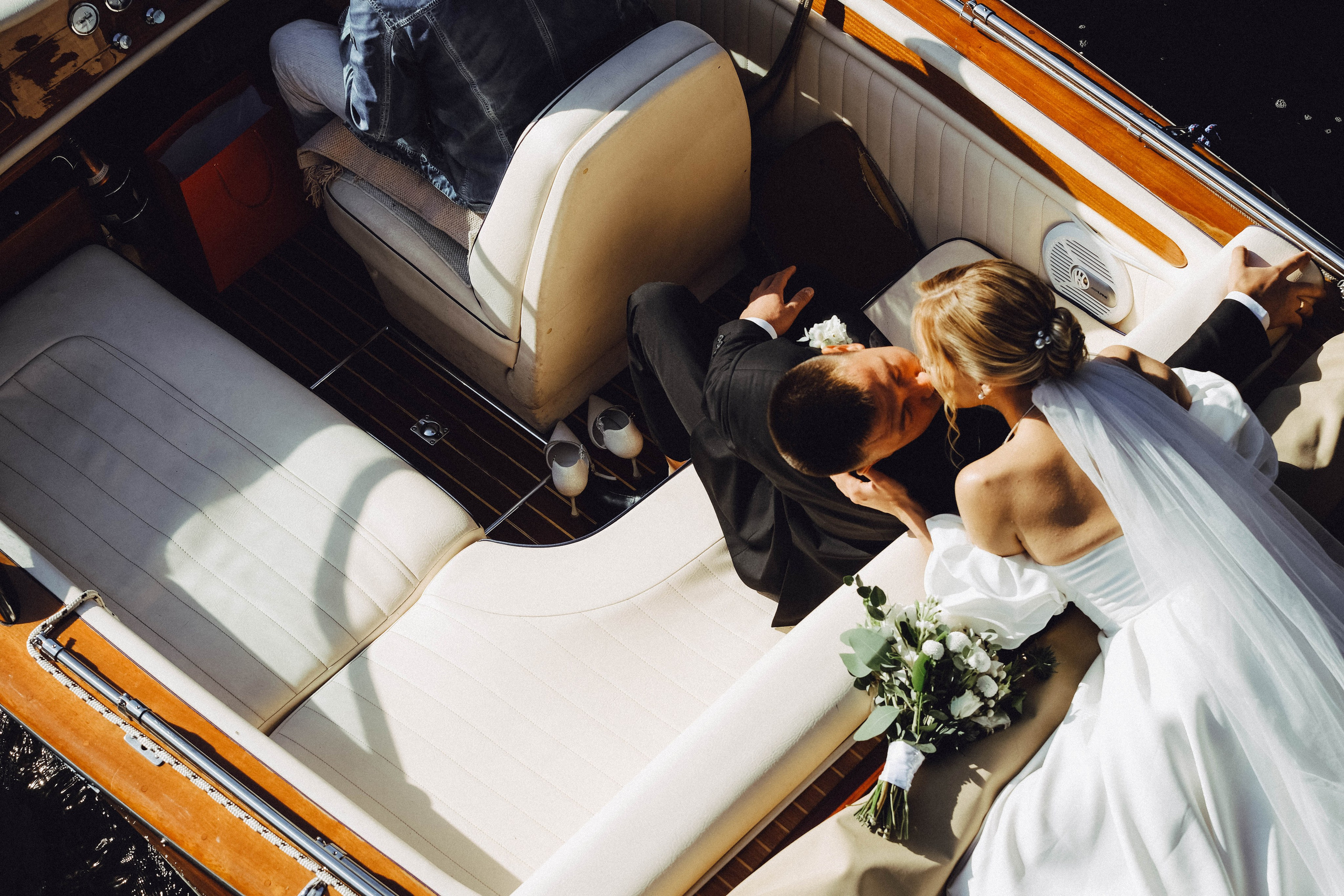 СВАДЕБГНАЯ ПРОГУЛКА ПО КАНАЛ САНКТ-ПЕТЕРБУРГА НА КАТЕРЕ. Профессиональный фотограф, Санкт-Петербург — Виктория Богомолова