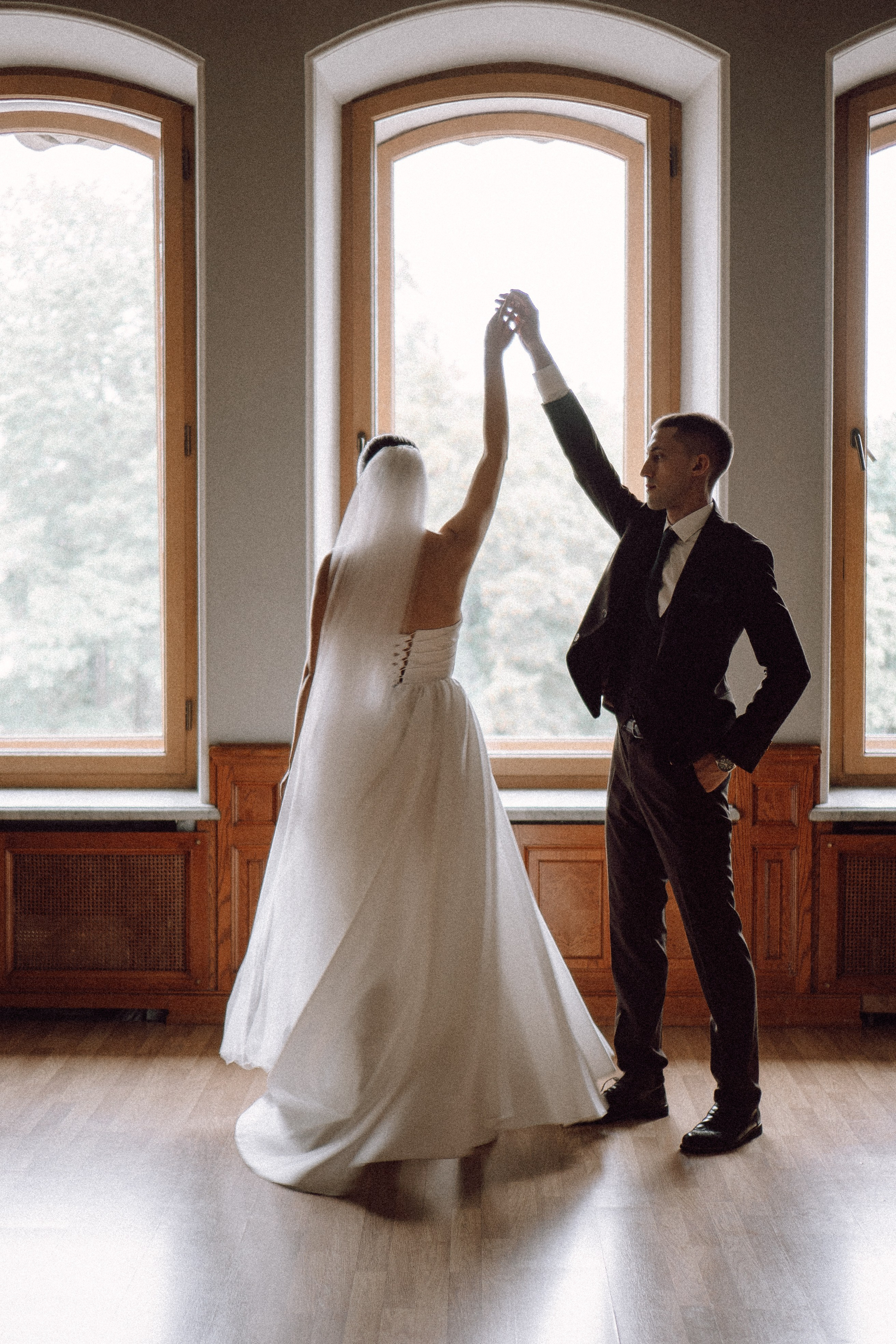 СВАДЕБНАЯ ПРОГУЛКА В САНТК-ПЕТЕРБУРГЕ (ИСАКИЕВСКИЙ СОБОР, ЗИМНЯЯ КАНАВКА, ЭРМИТАЖ И БОЛЬШАЯ МОРСКАЯ УЛИЦА). Профессиональный фотограф, Санкт-Петербург — Виктория Богомолова