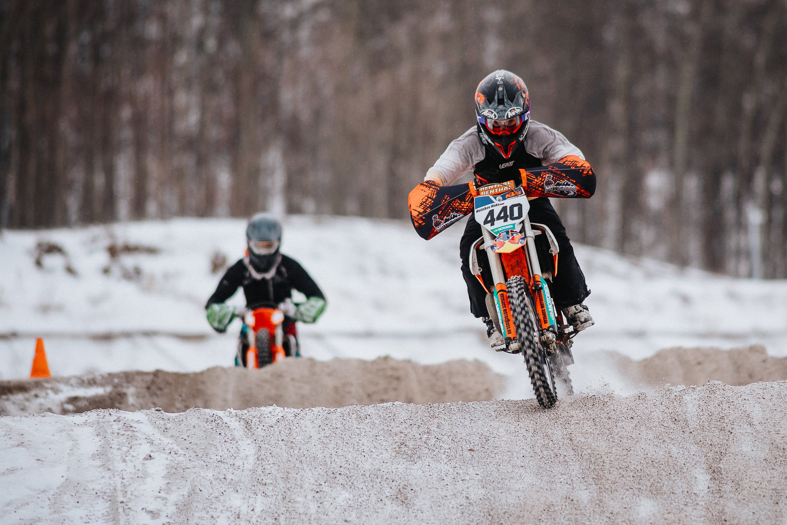 29.12.2024 — Праздничная тренировка на мотоциклетной трассе Люскус. Репортажный фотограф в Кемерово