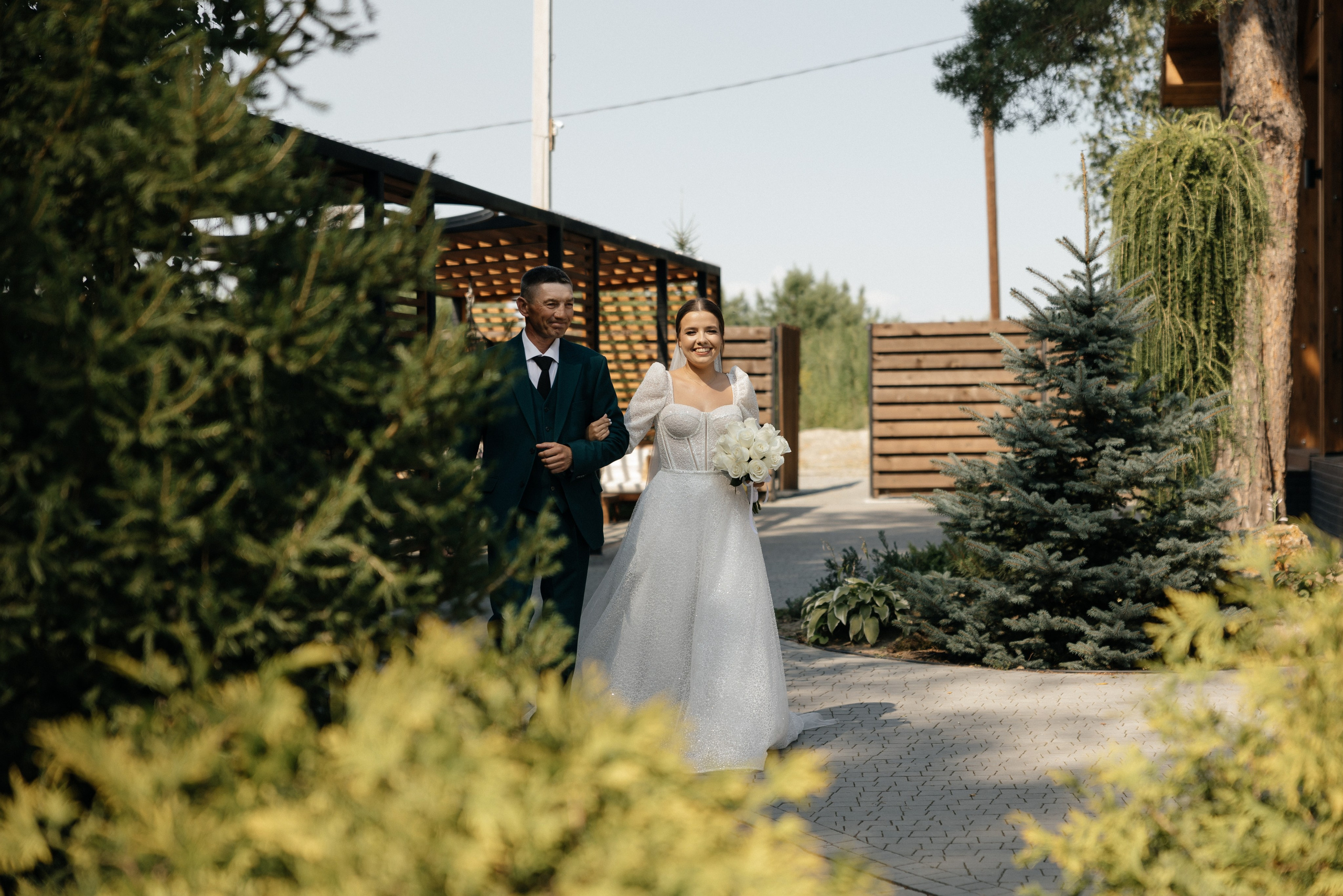 Свадебная история. Лесной Виладж. Свадебный и семейный фотограф Рассказова Виктория