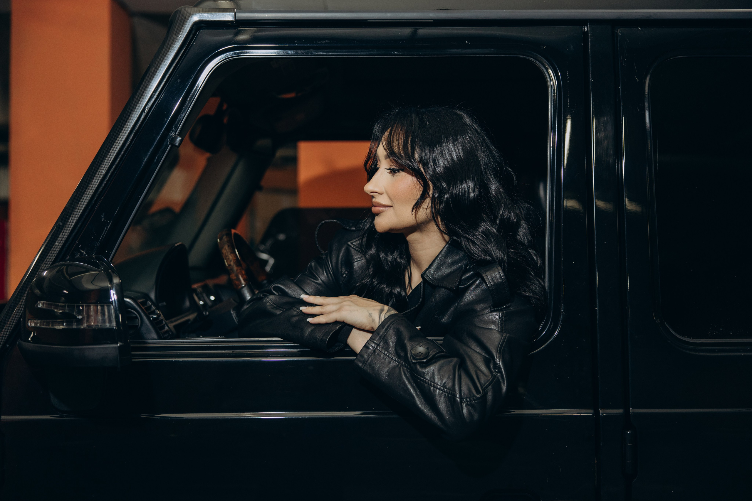 На парковке. Свадебный, семейный фотограф в Иркутске Светлана Макаричева