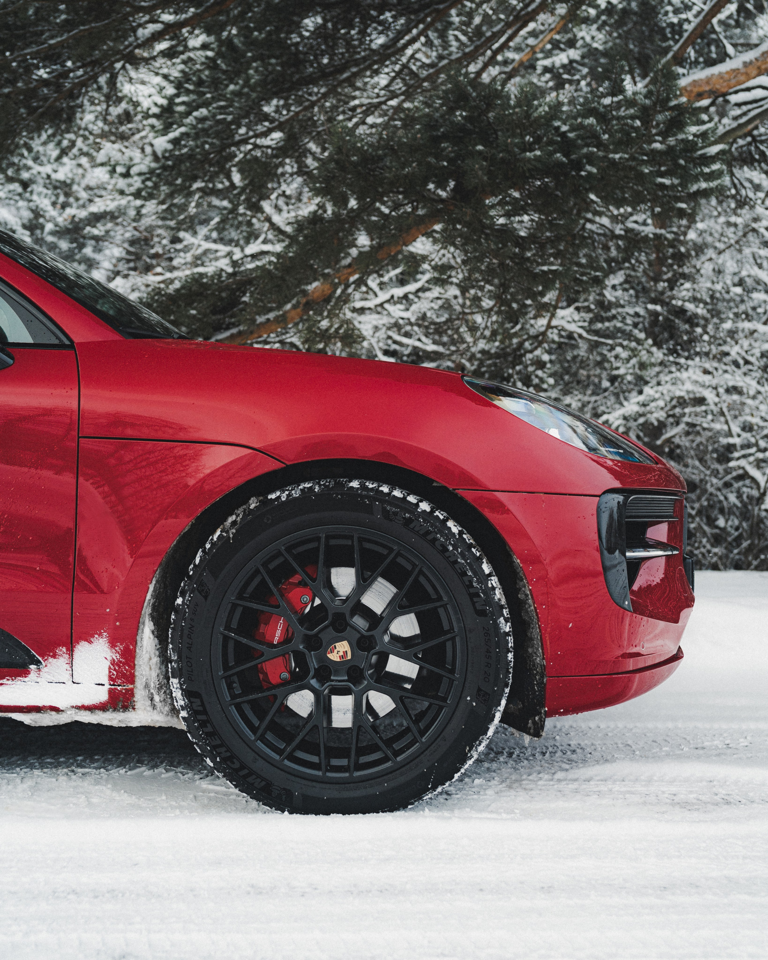 Автомобильная фотосессия Porsche Macan GTS. Фотограф Илья К. в Москве