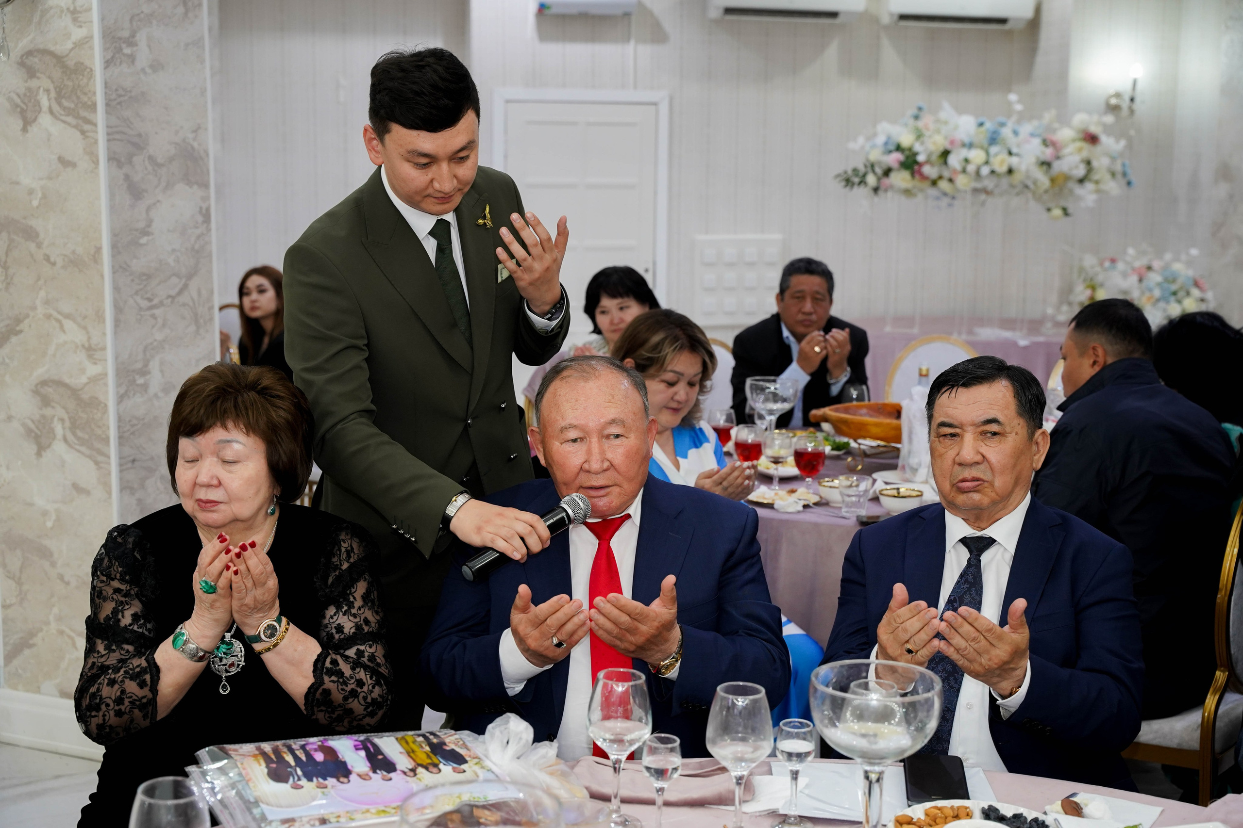 Dana uzatu. Фотограф Ернар Ержанов