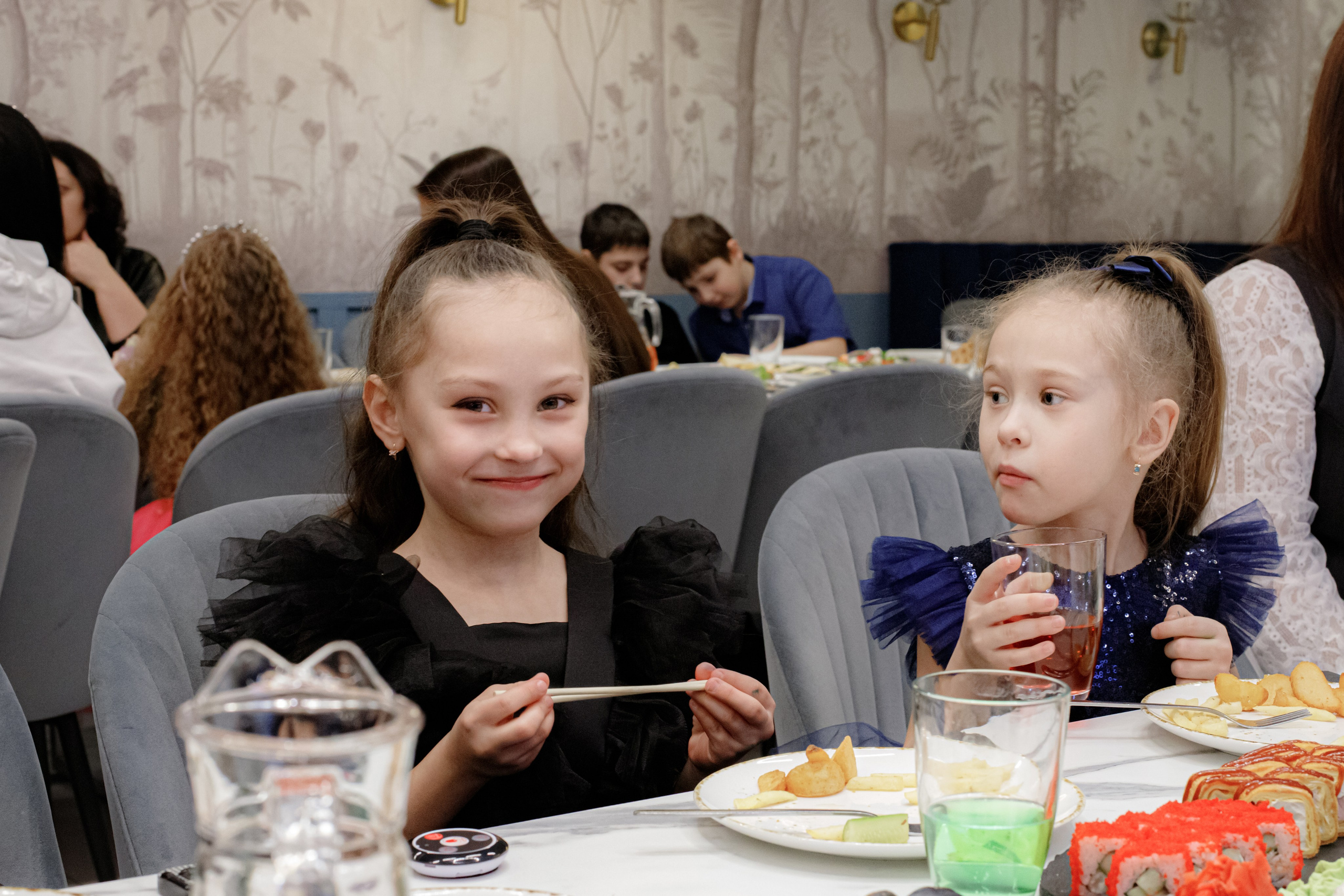 ASIA'S BIRTHDAY PARTY. Photokarish