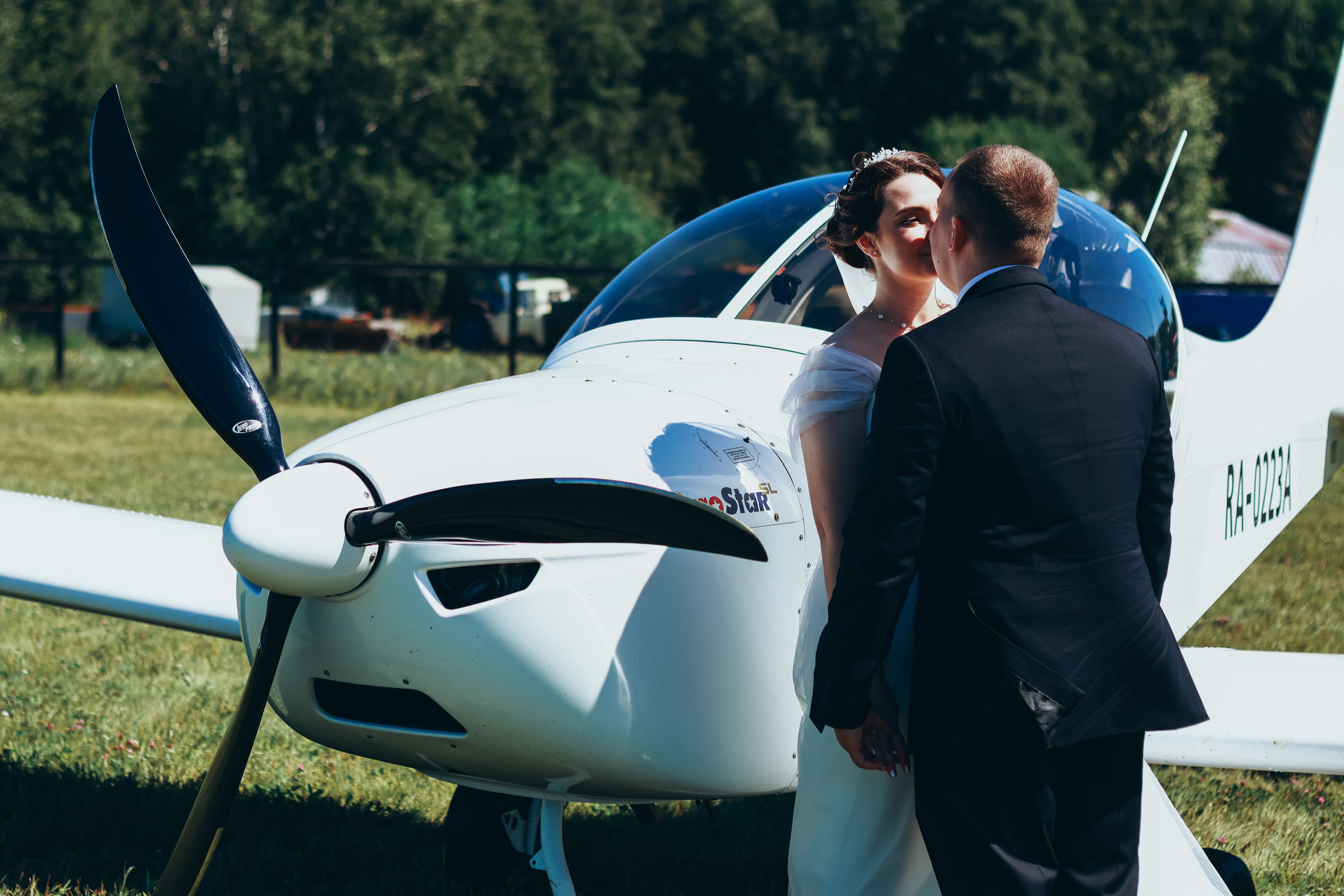 Свадьба Владислава и Дианы — Екатеринбург | ЗАГС, поле и самолёт. Фотограф в Екатеринбурге Пойгина Елена