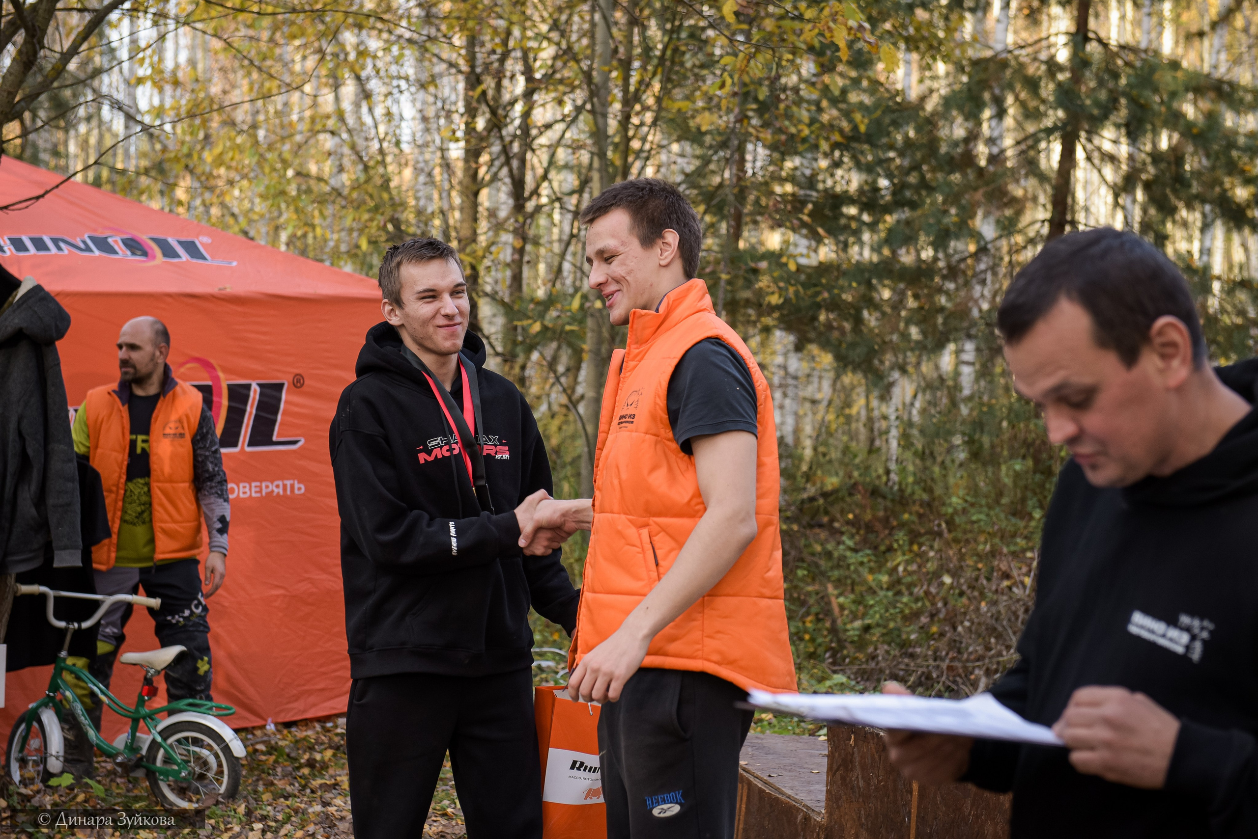 Вино из одуванчика. Мотофотограф в Нижнем Новгороде Динара Зуйкова