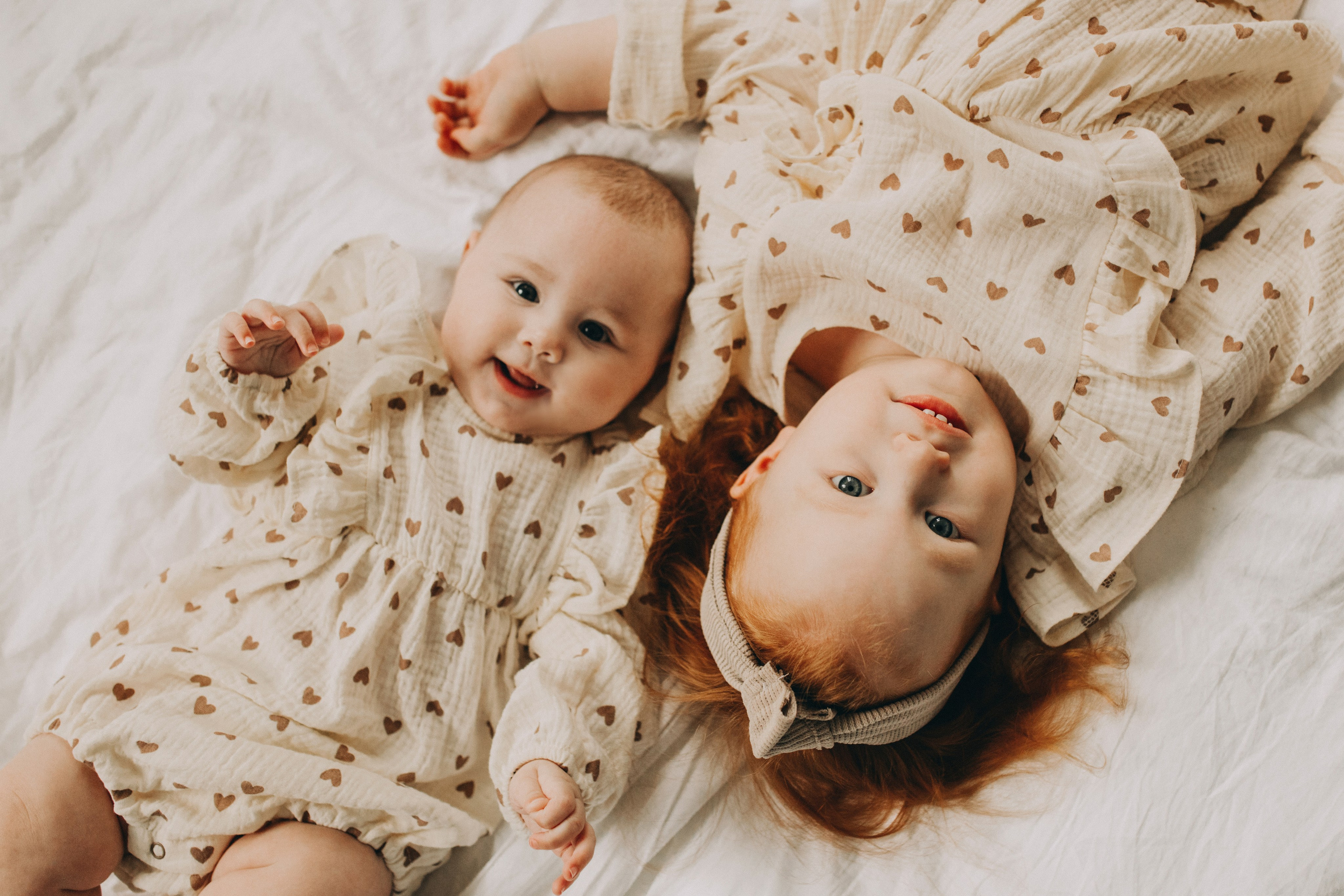 две малышки в студии семейная фотосессия Самара