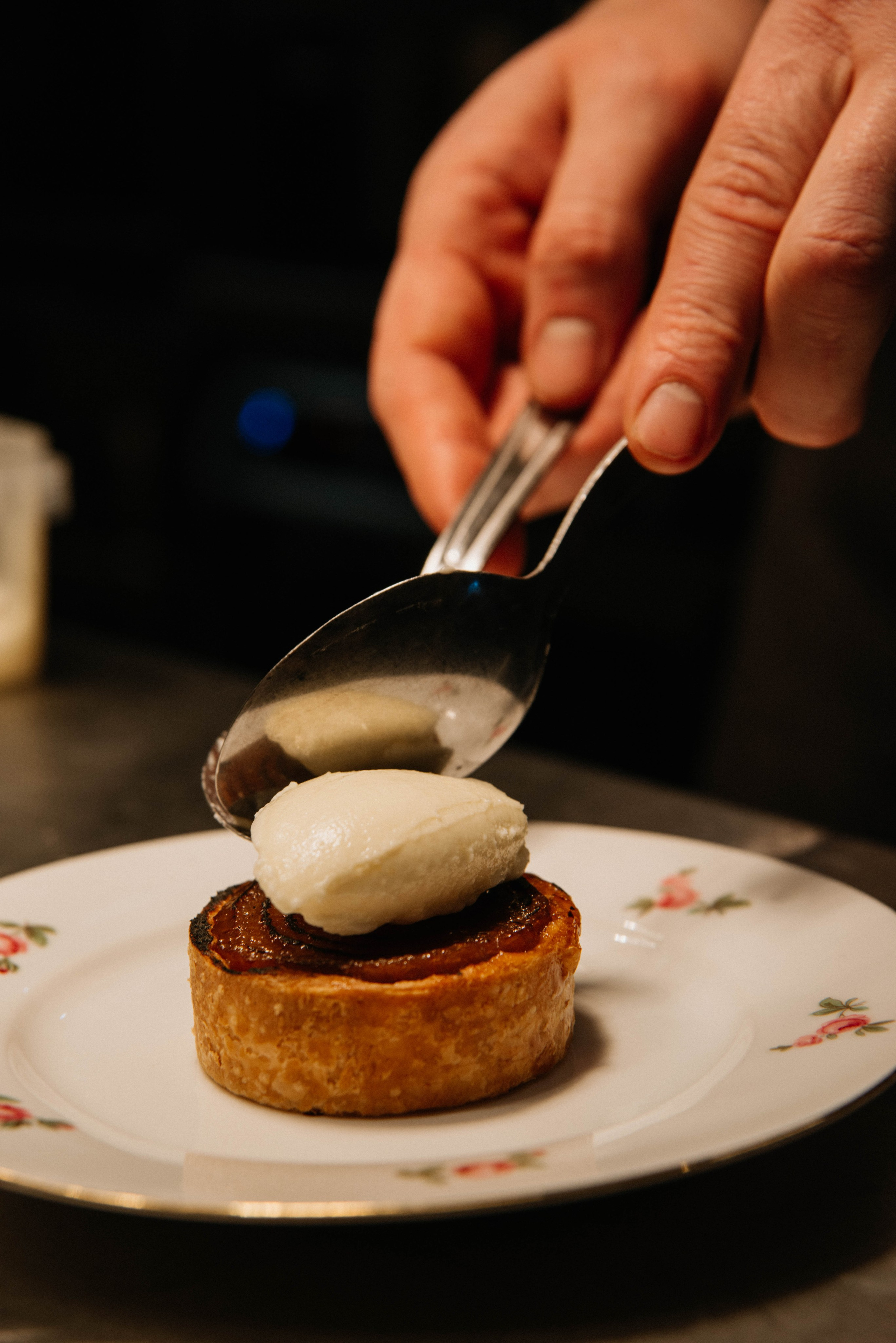 Контентная фотосессия для ресторана La Volte. Ксения Glossa. Портретный и репортажный фотограф в Самаре