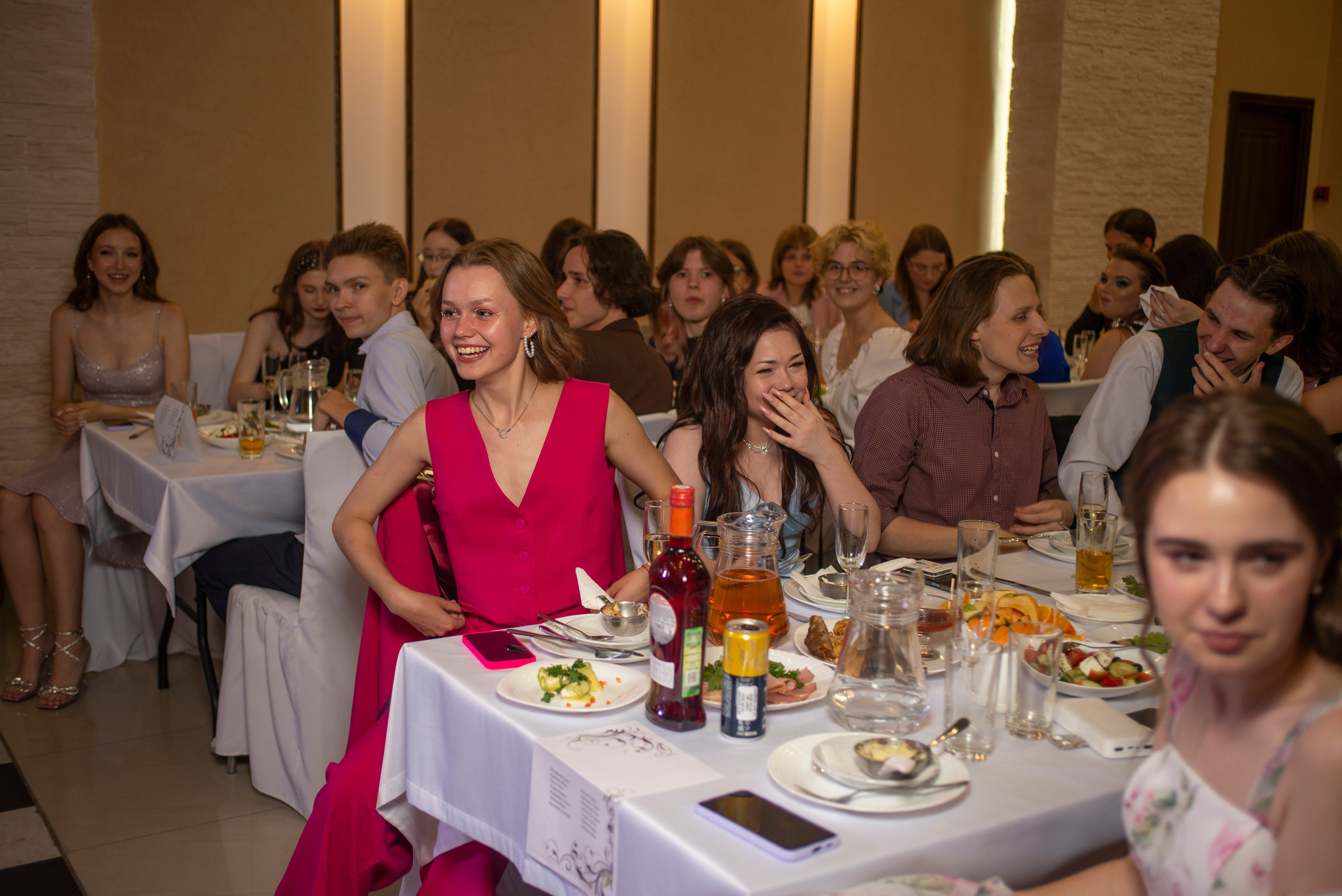 Репортажная фотосъемка выпускного дня. Выпускные альбомы Екатеринбург