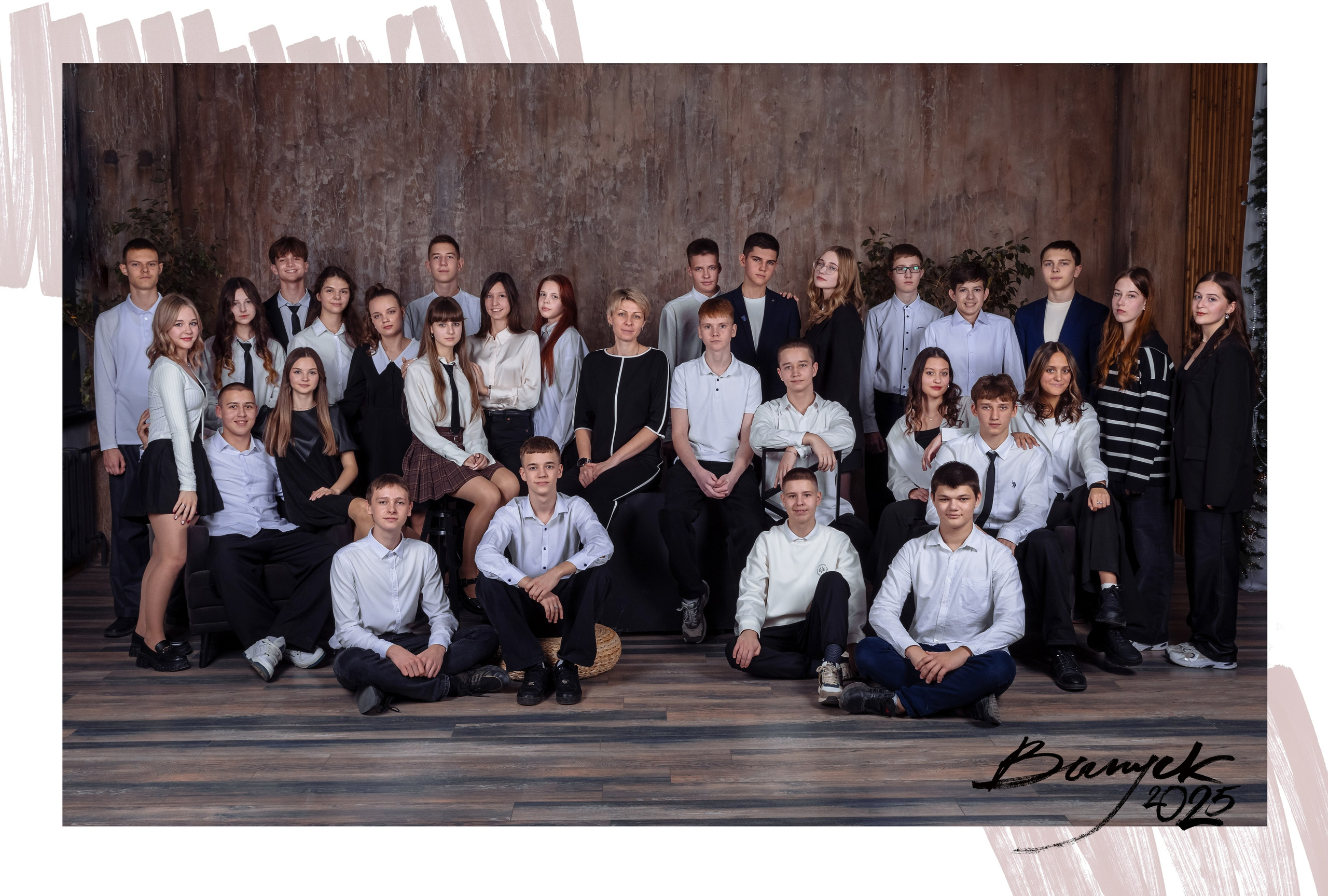 Выпускные альбомы для старших классов. Выпускные школьные фото­альбомы для школ и детских садов в Волгограде и Волжском